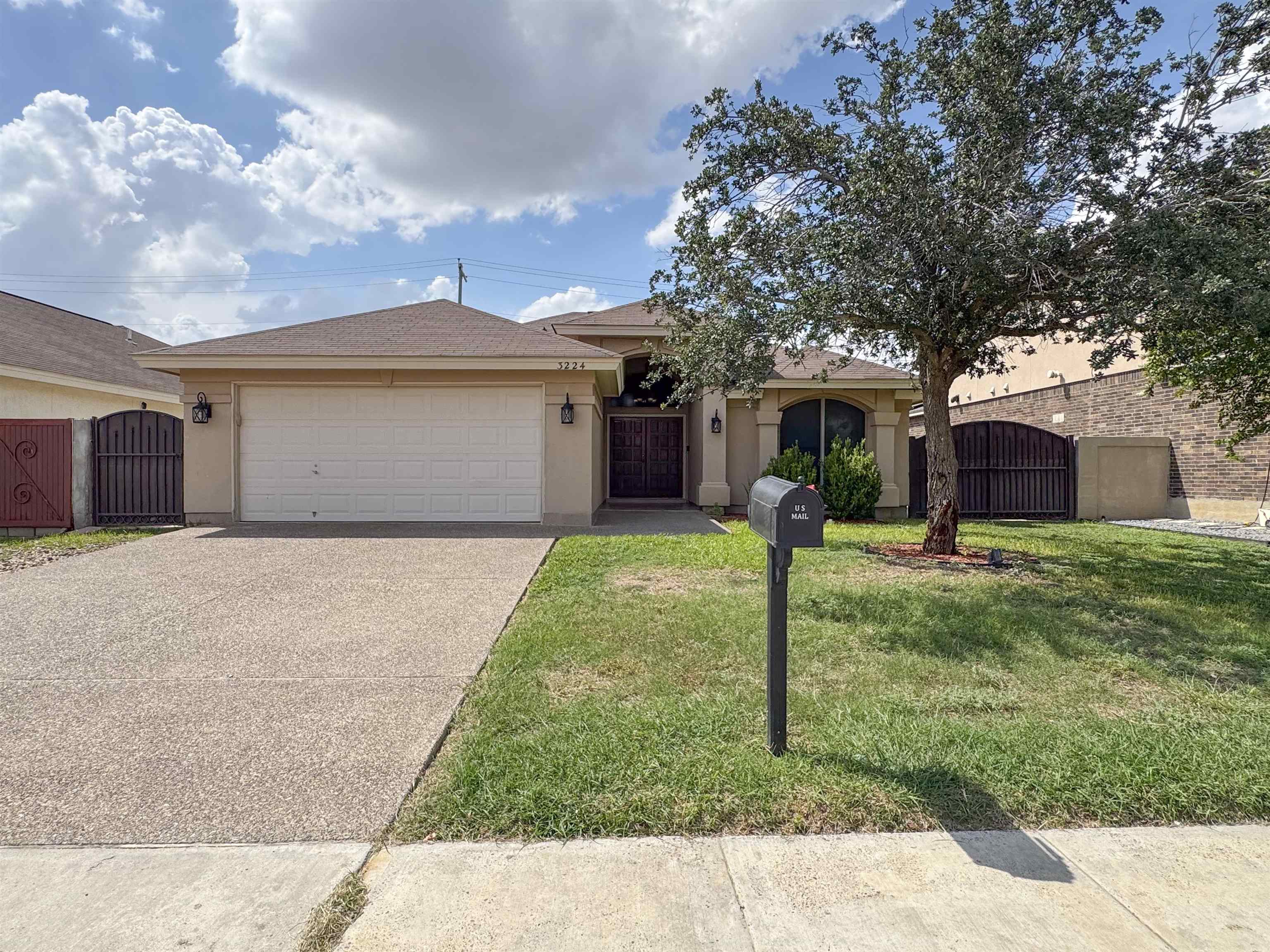 3224 Imperial Dr Property Photo 1