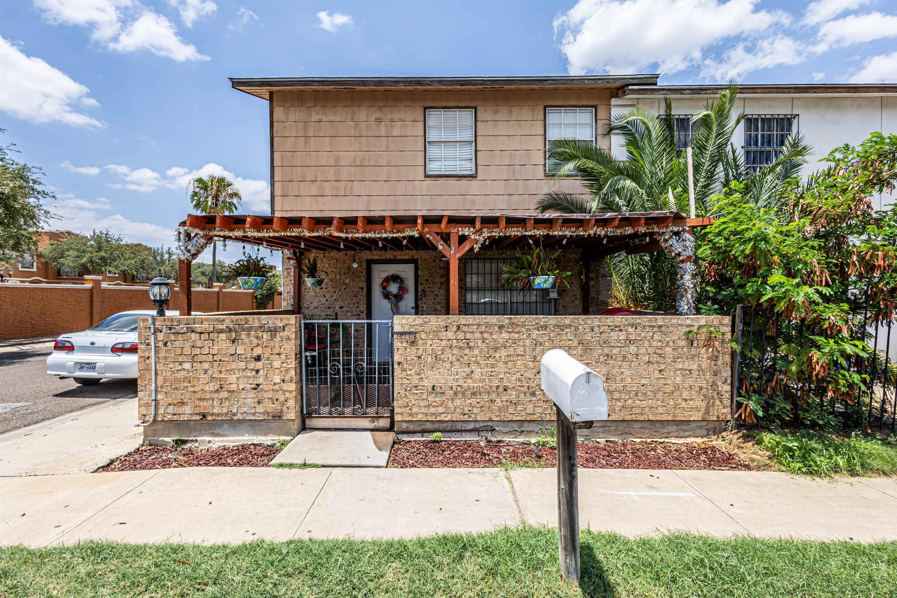 2502 E Montgomery St Property Photo 1