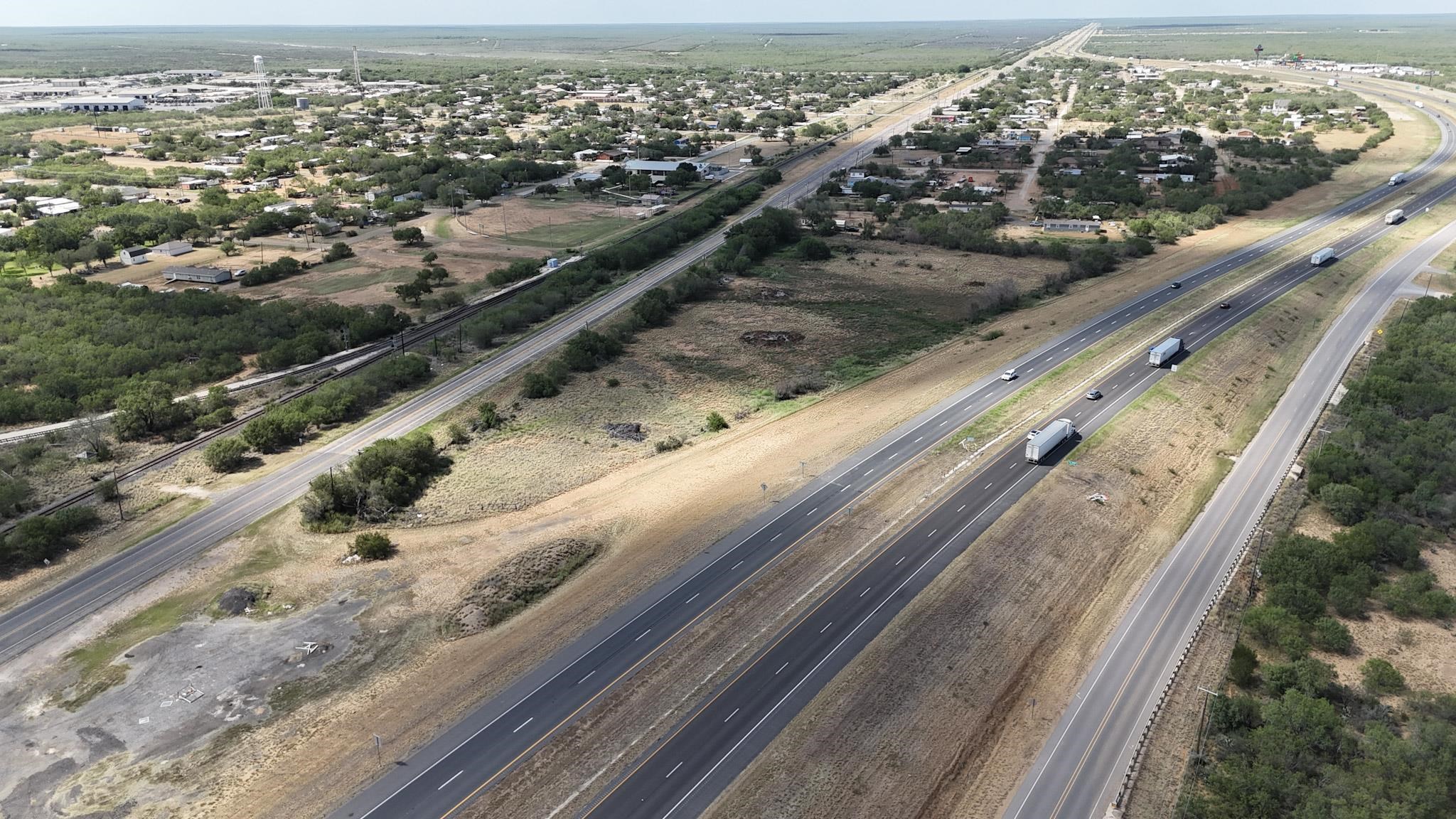 600 S Main St Property Photo 1