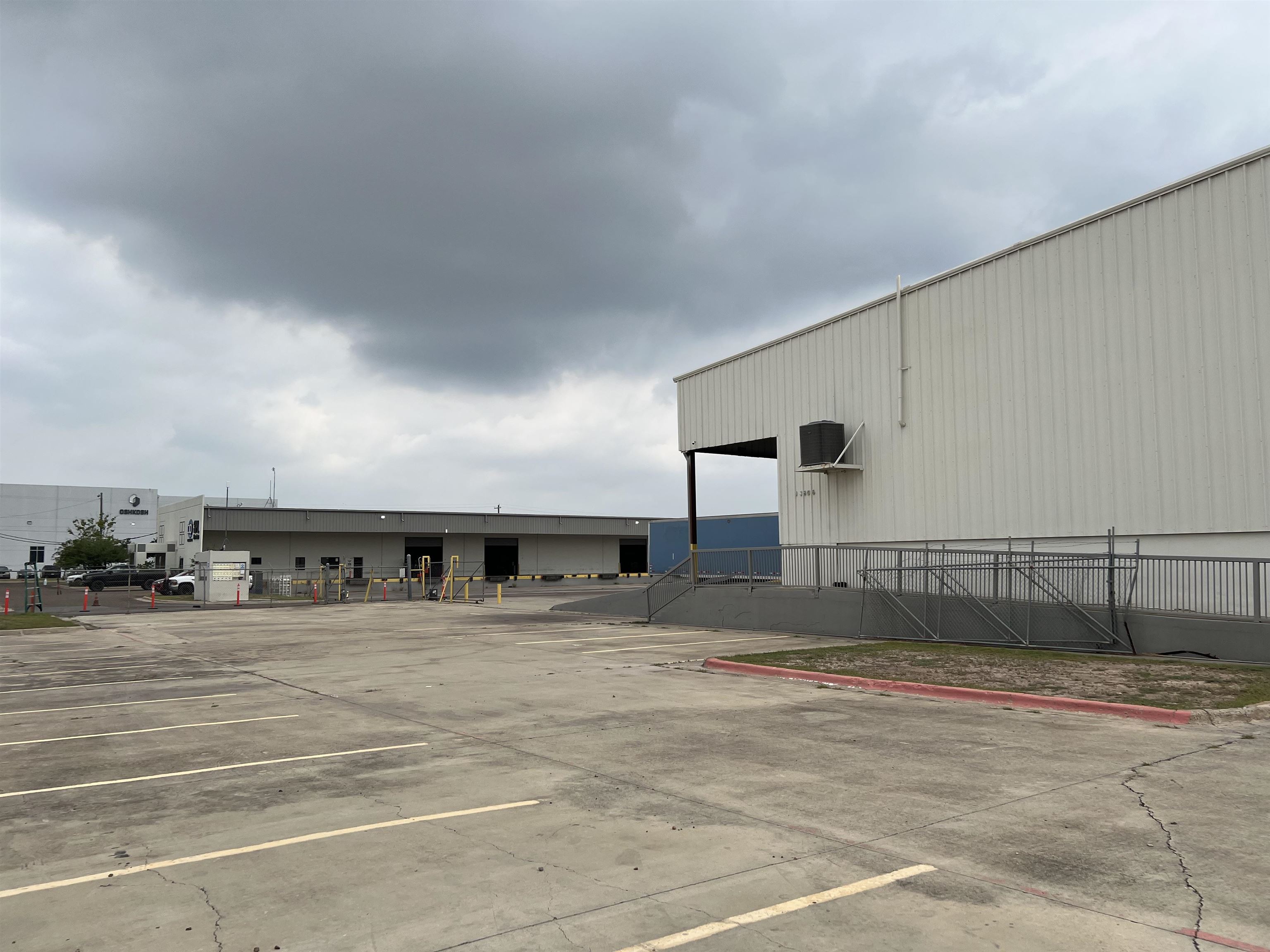 13806 N Unitec Dr Property Photo 8