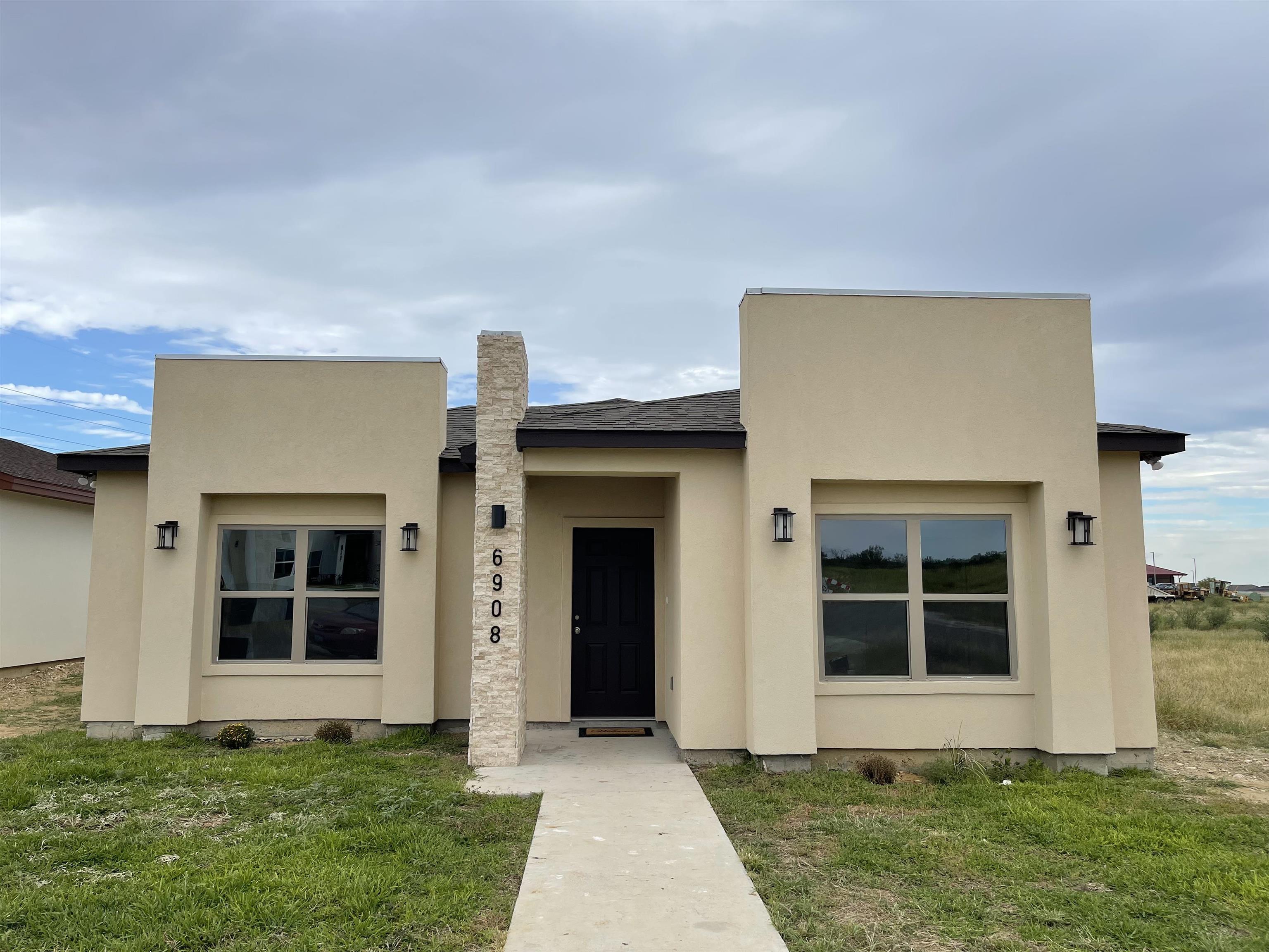 6908 Molinos Dr Property Photo 1