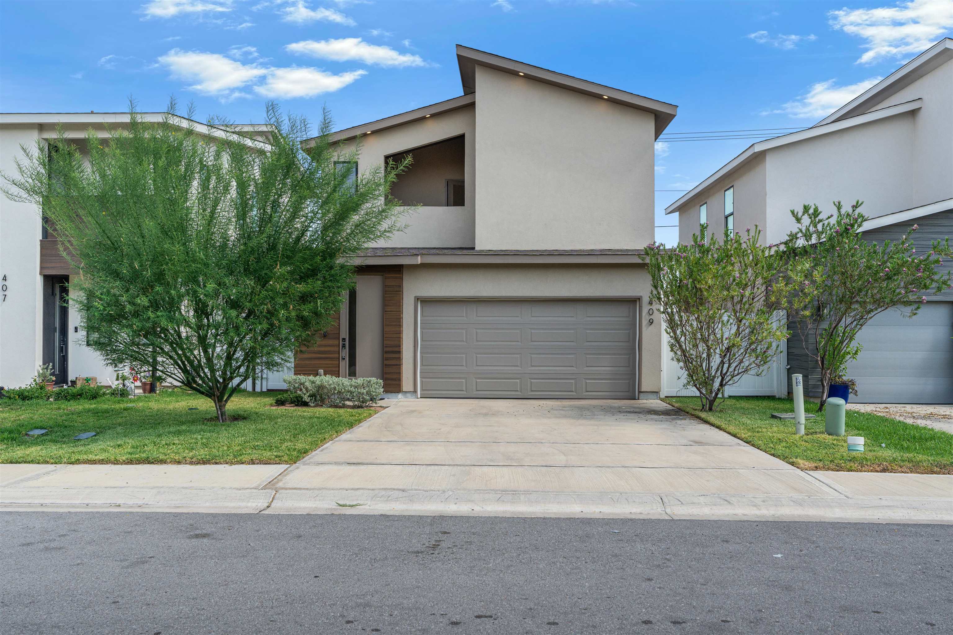 409 Deer Path Loop