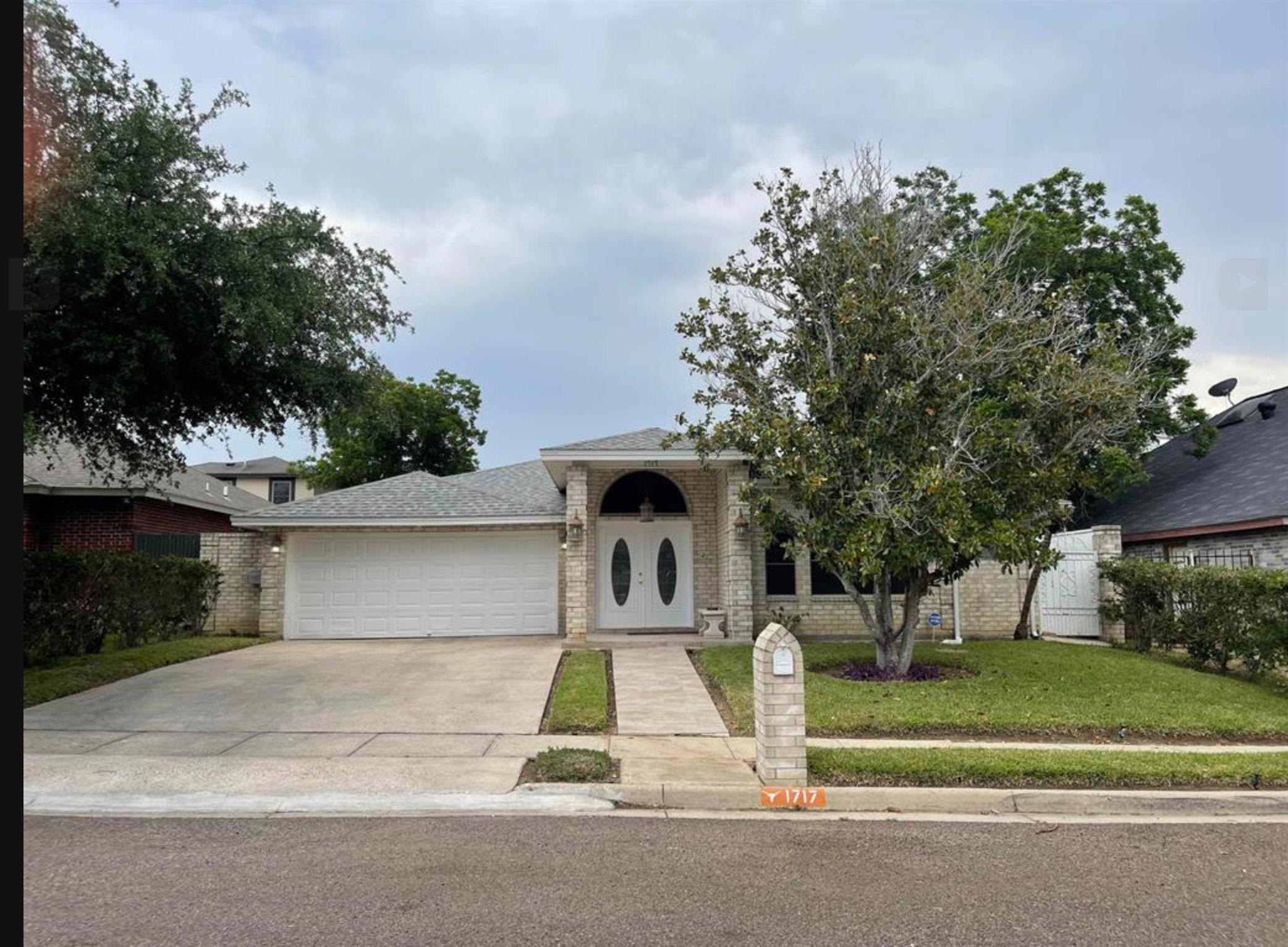 1717 Woodland Dr Property Photo 1