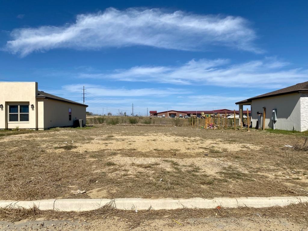 Undefined Property Photo 1