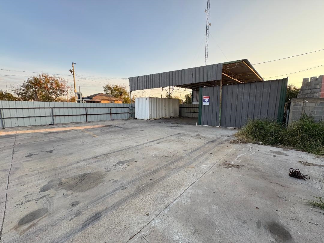 2613 San Dario Ave Property Photo 6