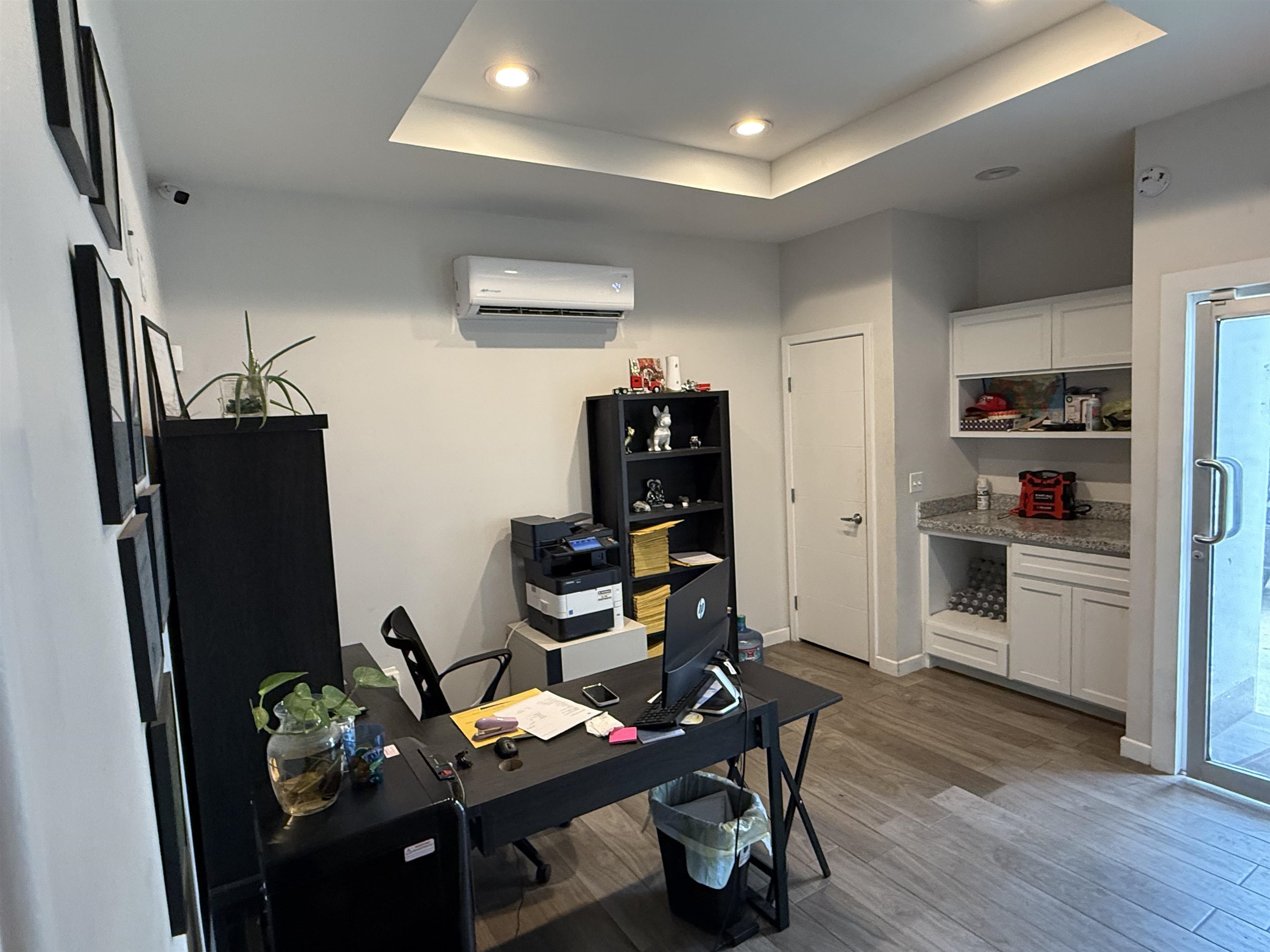 2613 San Dario Ave Property Photo 8