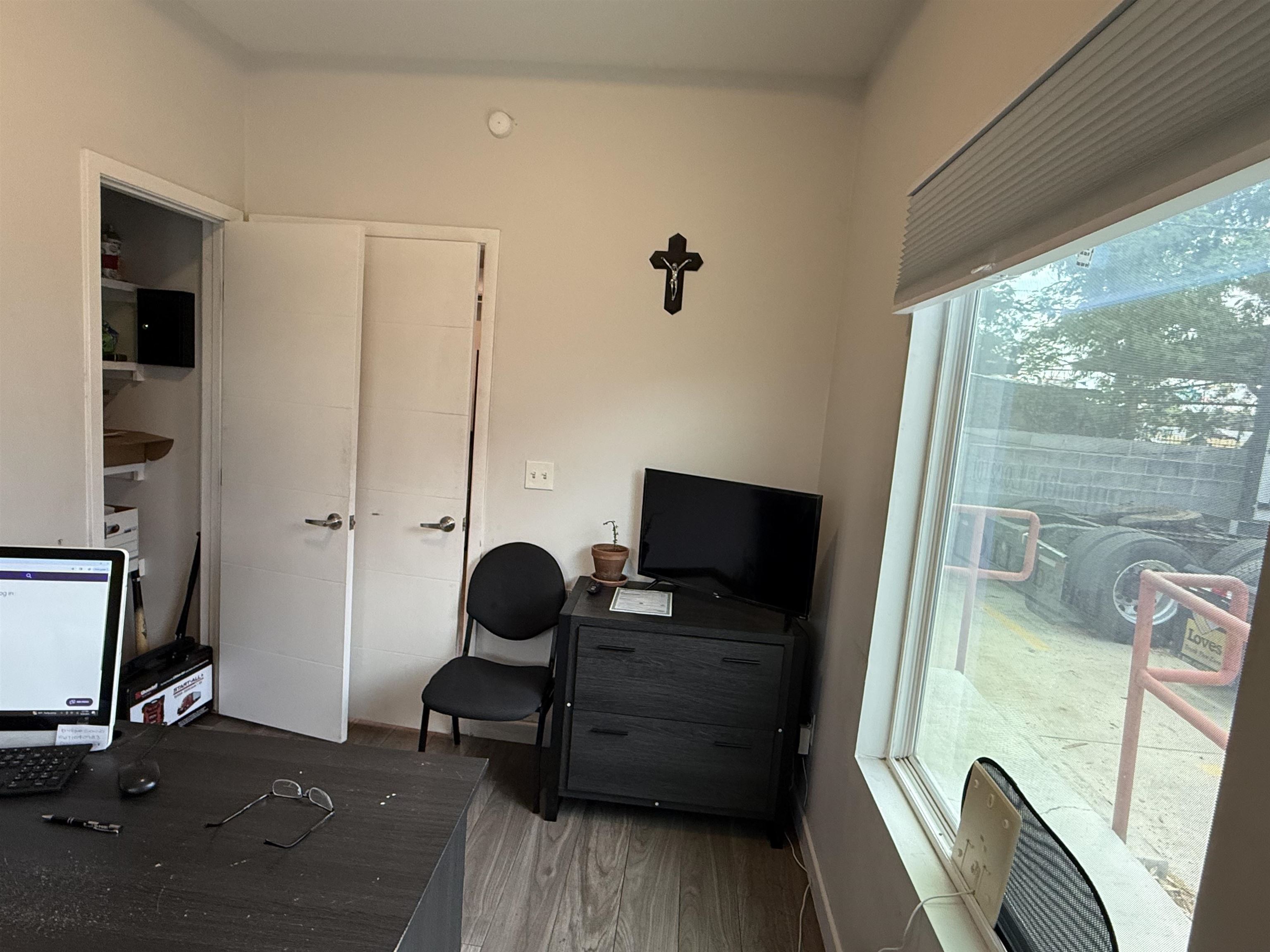 2613 San Dario Ave Property Photo 12
