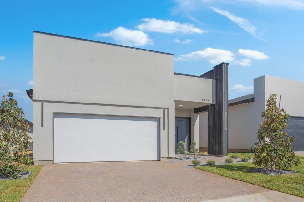 3916 Yoyis St. Property Photo 1