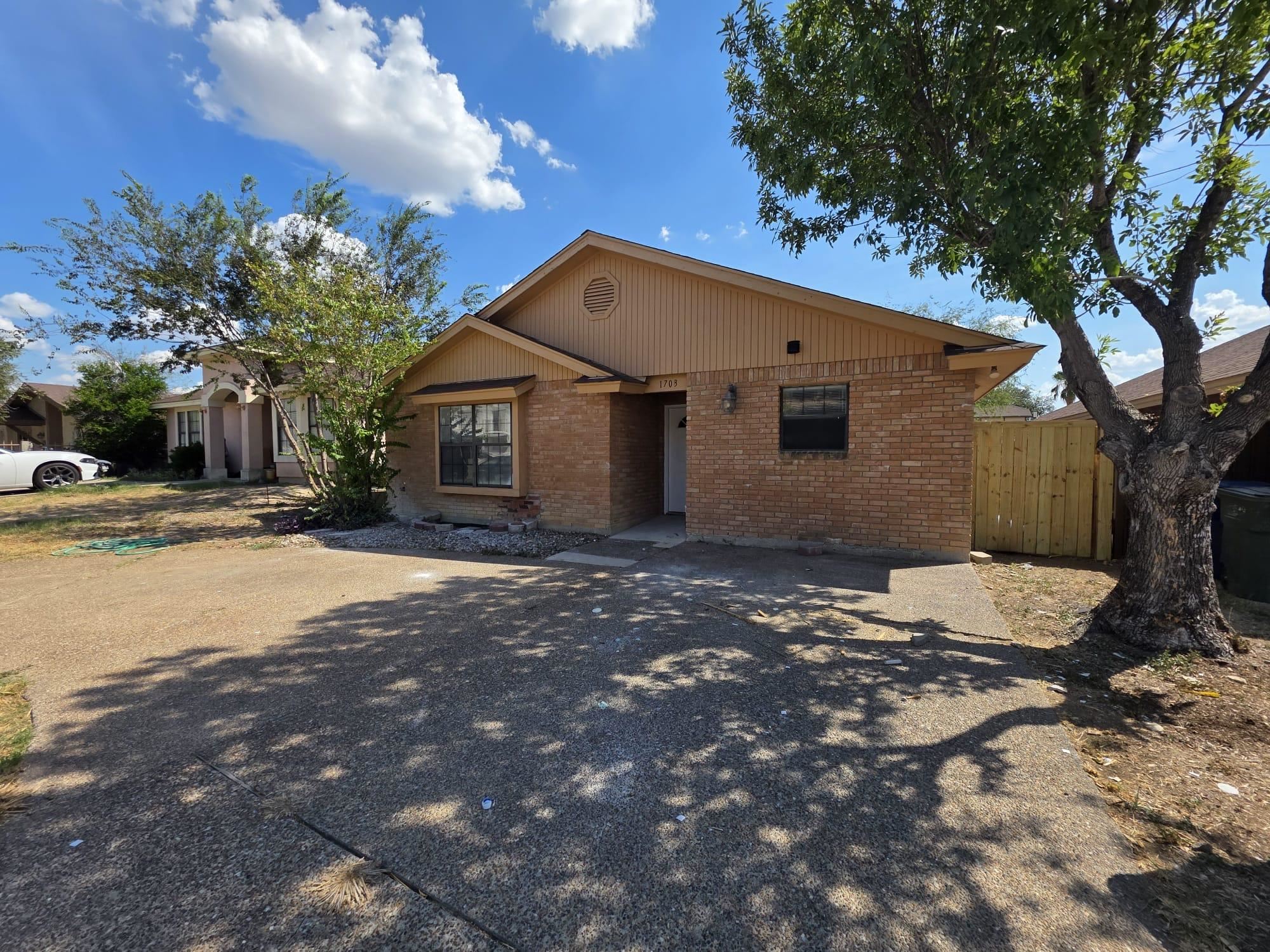 1703 Violeta Ct Property Photo 1