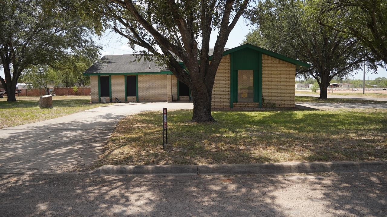 711 W North St Property Photo 1