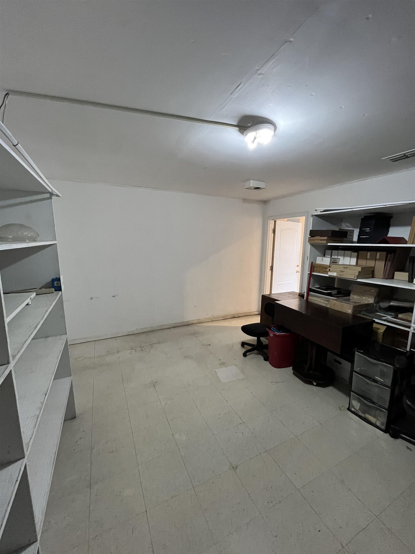 102 W Calton Rd Property Photo 13