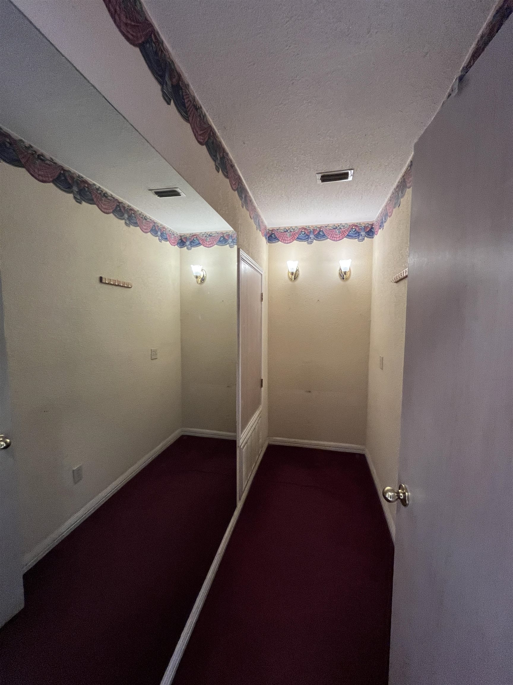 102 W Calton Rd Property Photo 20