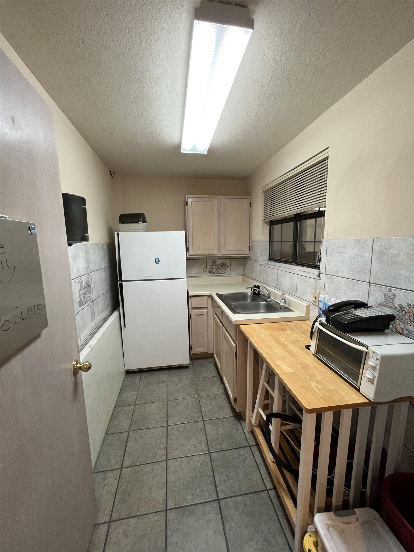 102 W Calton Rd Property Photo 28
