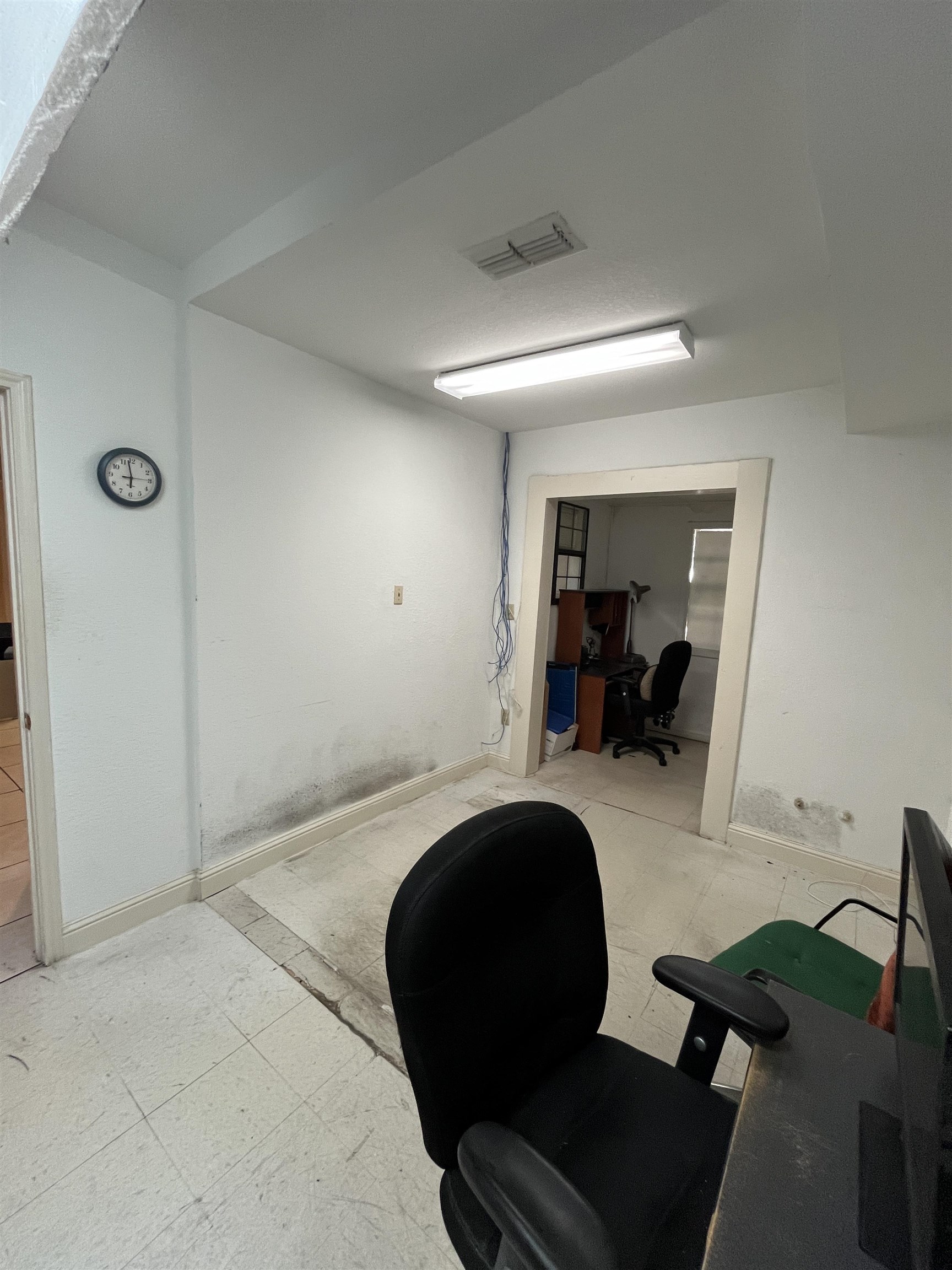 102 W Calton Rd Property Photo 31