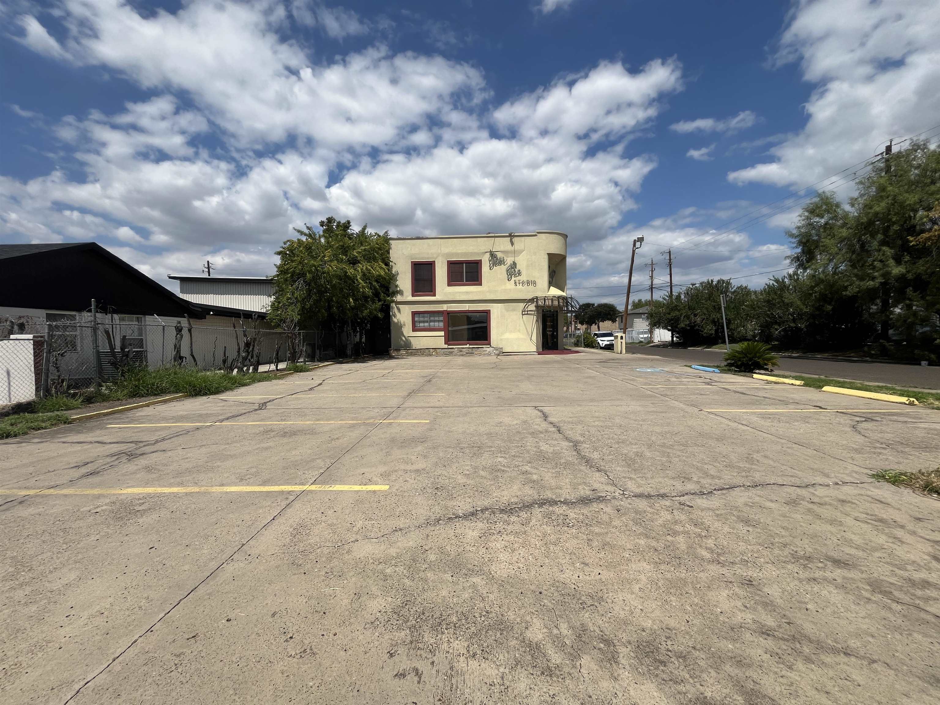 102 W Calton Rd Property Photo 40