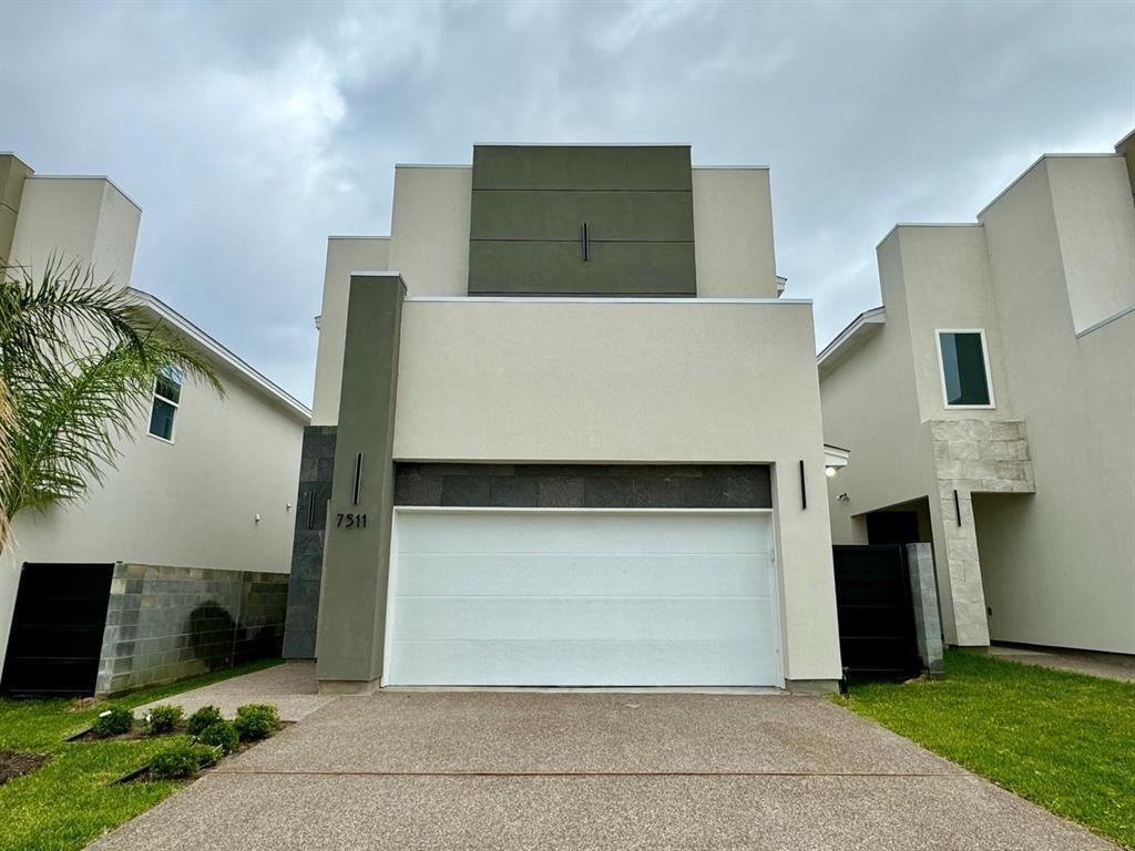 7511 Cresta Bella Street Property Photo 1