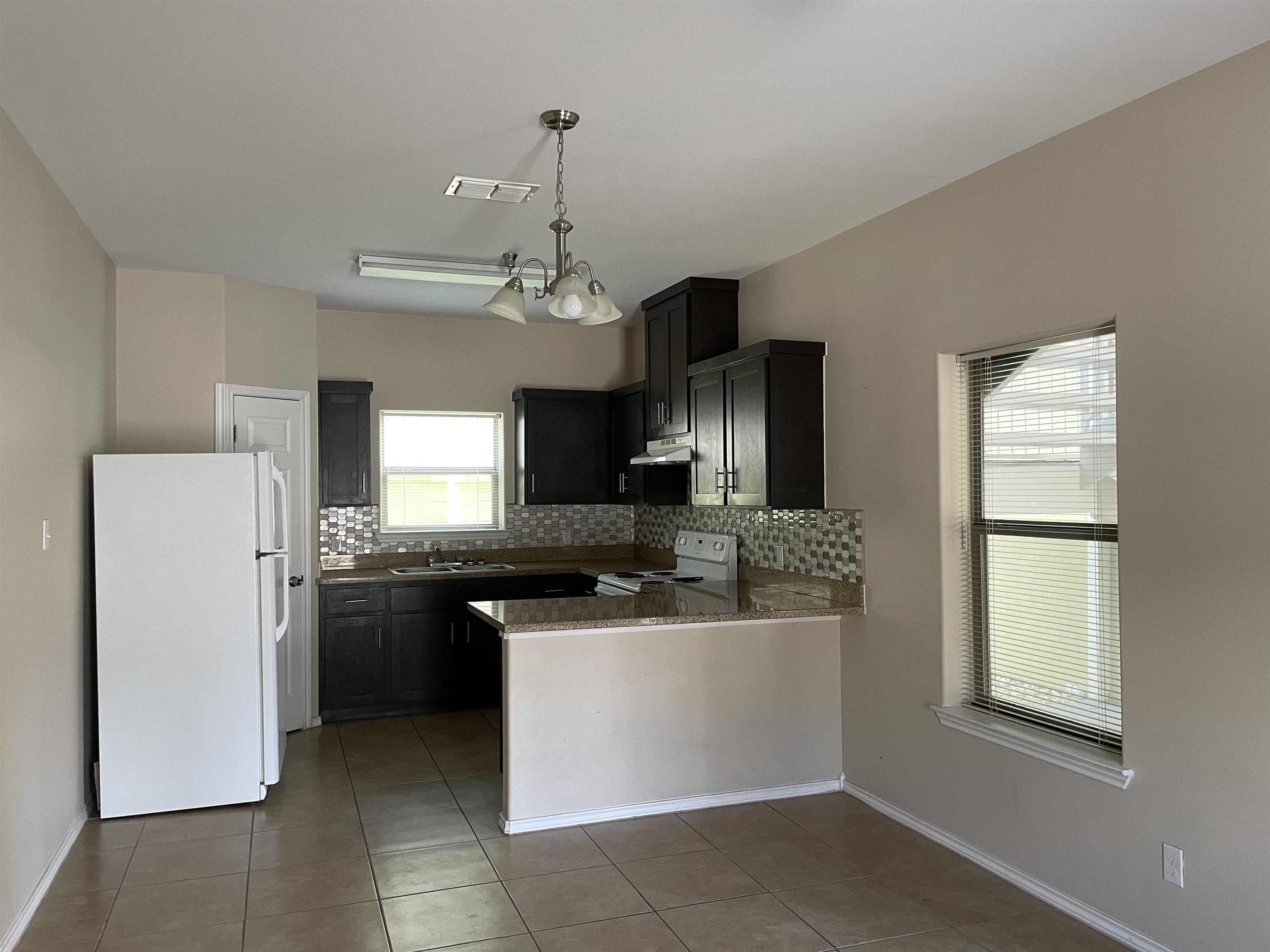 5402 Marcella Ave #103a Property Photo 4