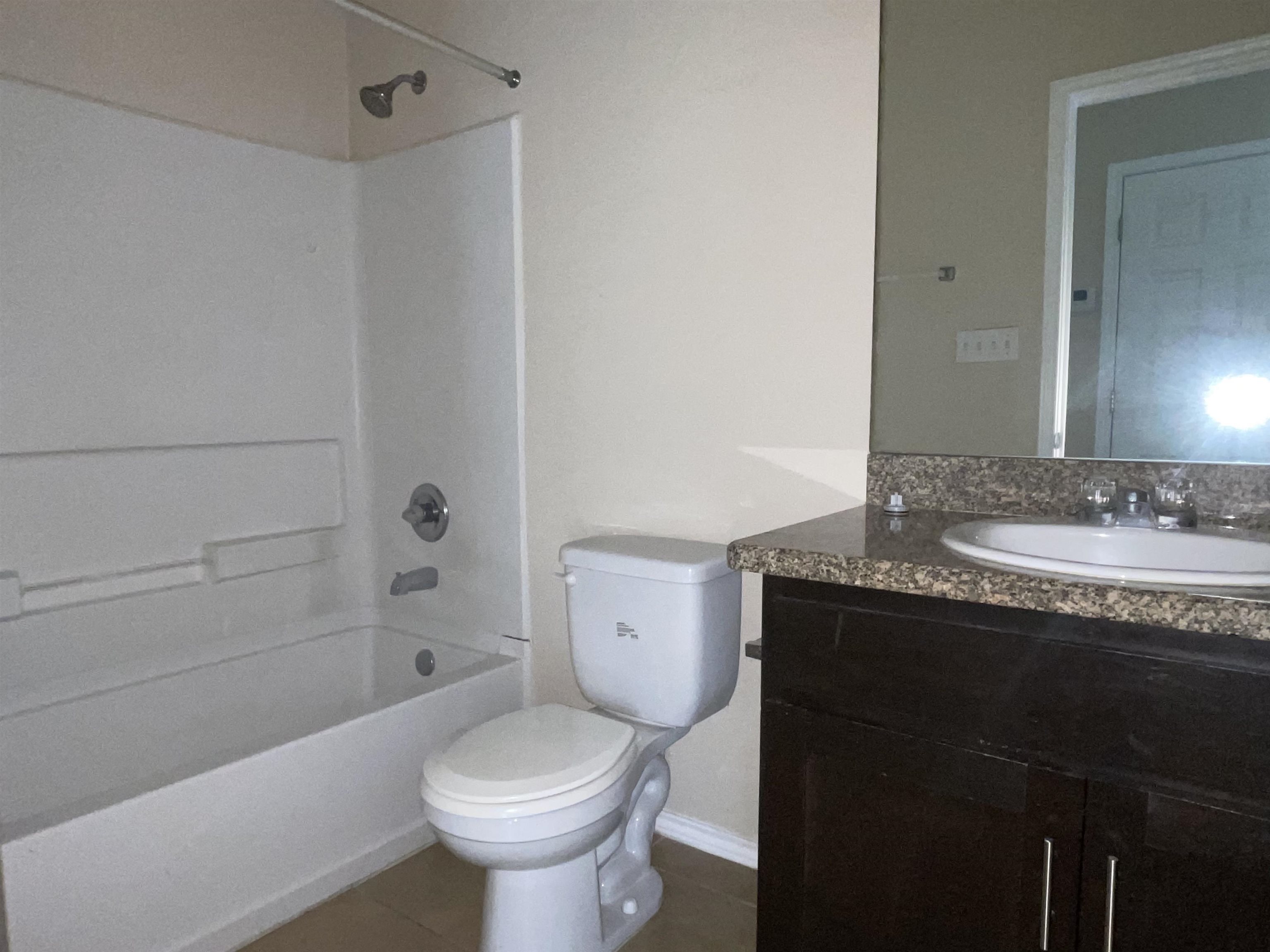 5402 Marcella Ave #103a Property Photo 12