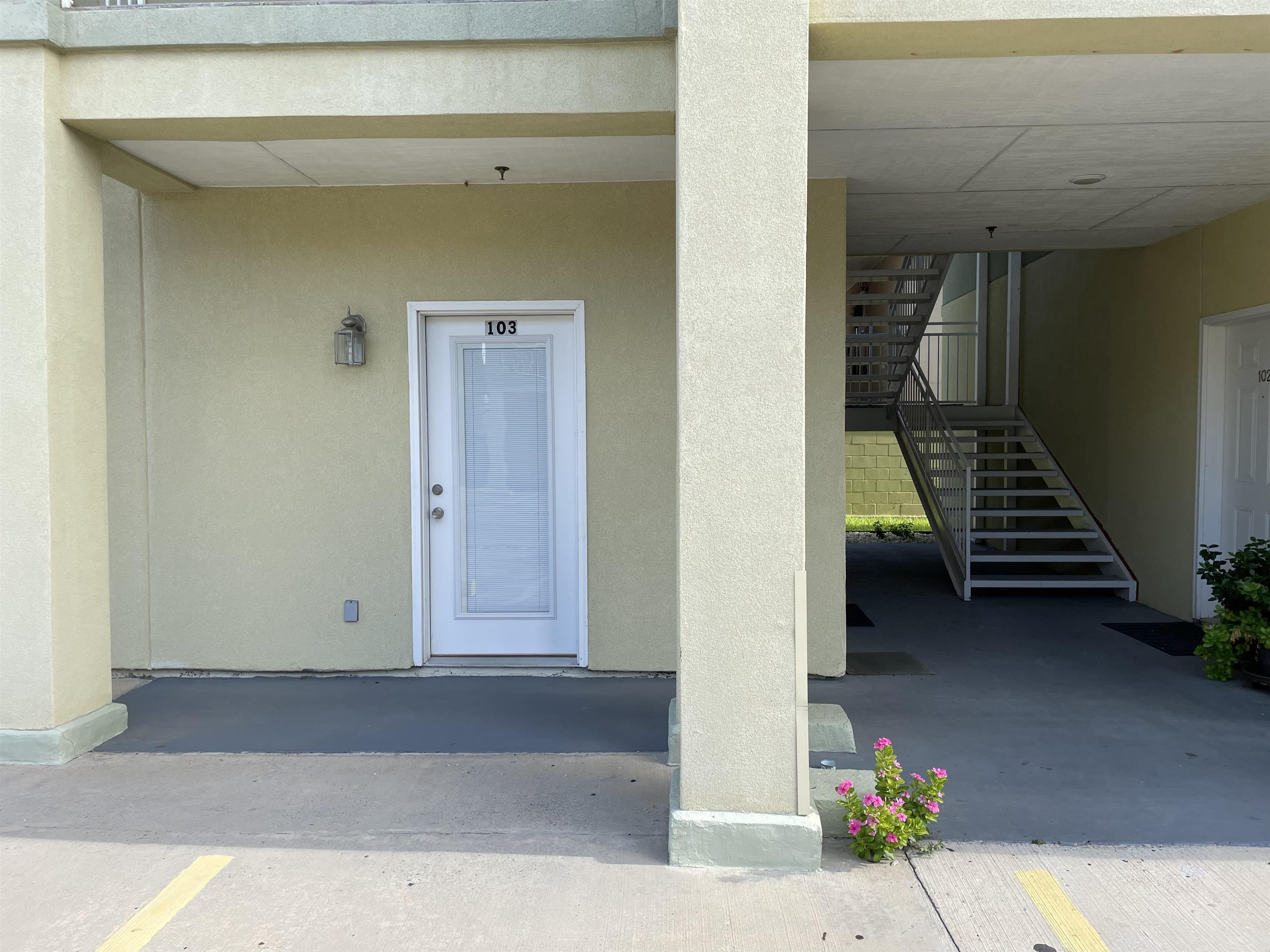 5402 Marcella Ave #103a Property Photo 13