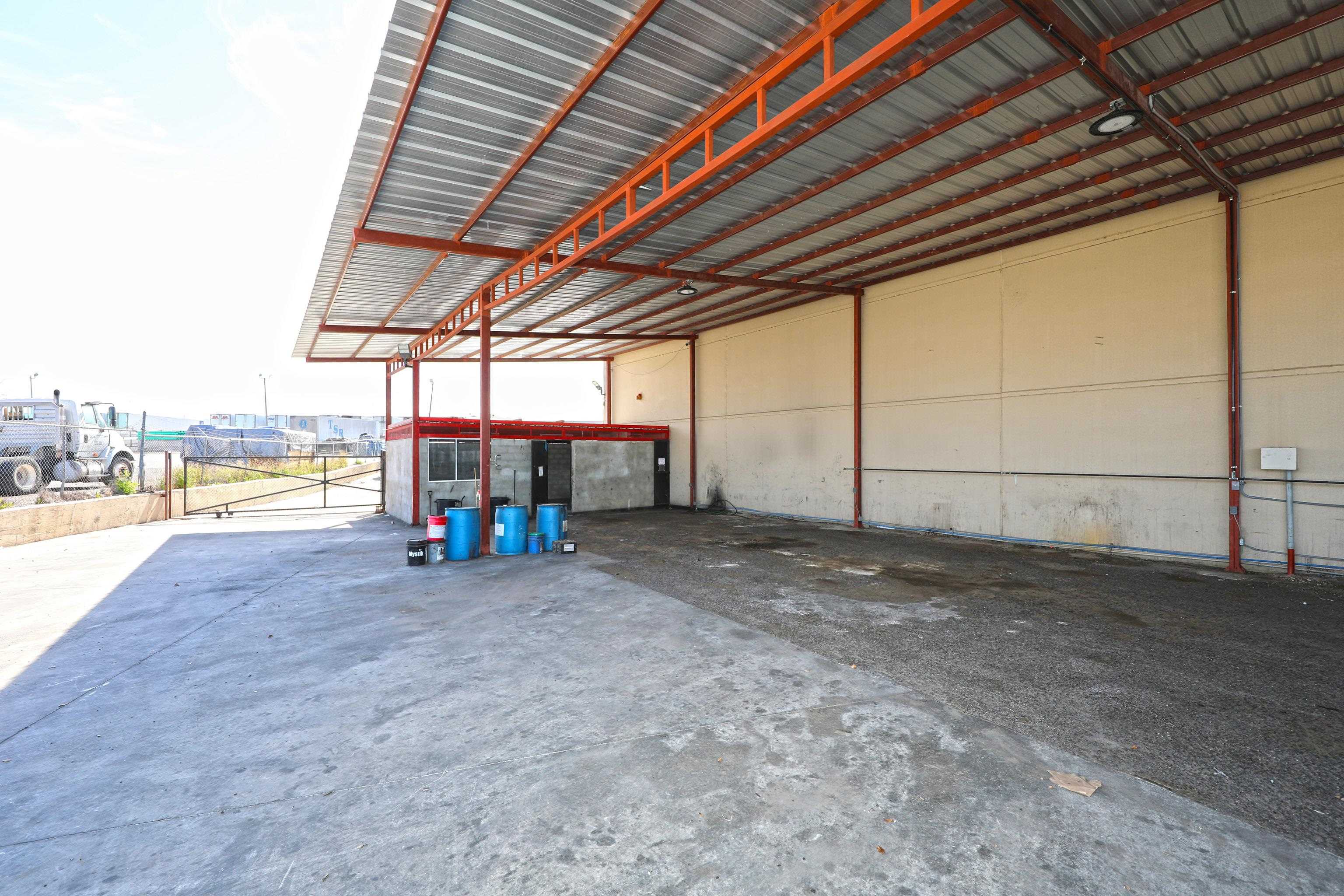 301 Grand Central Blvd Property Photo 4