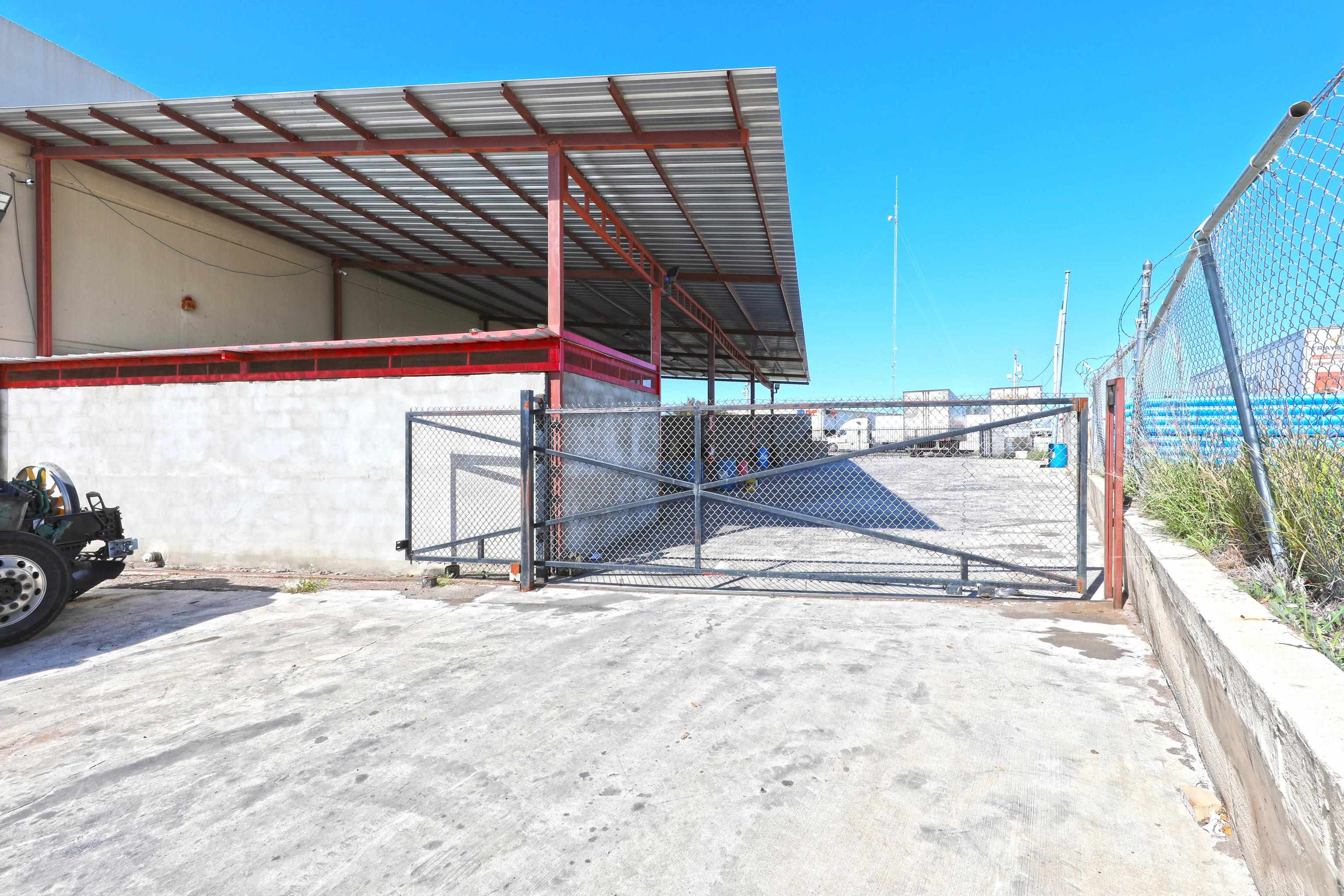 301 Grand Central Blvd Property Photo 16