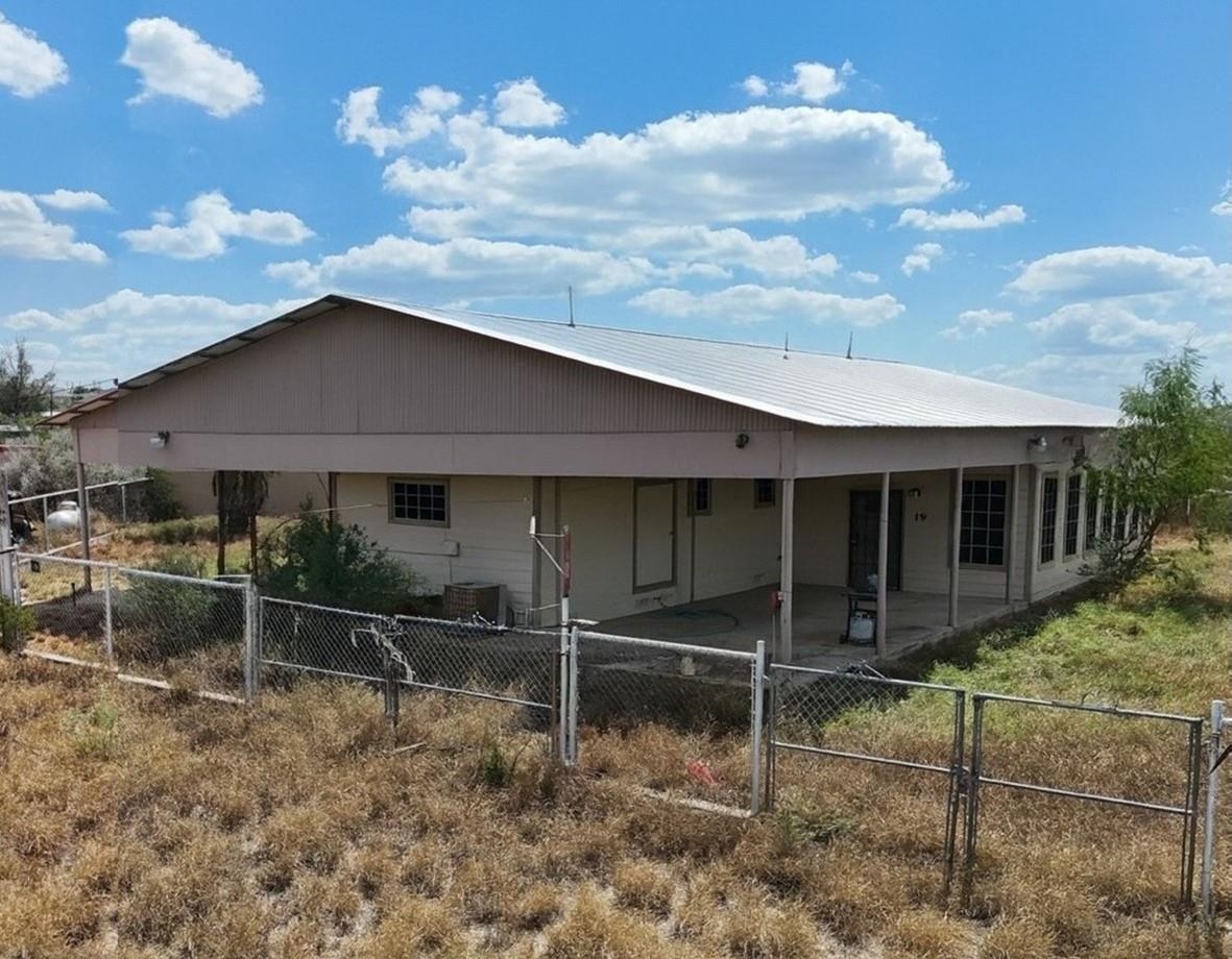 19 Hatfield Ln. Property Photo 1