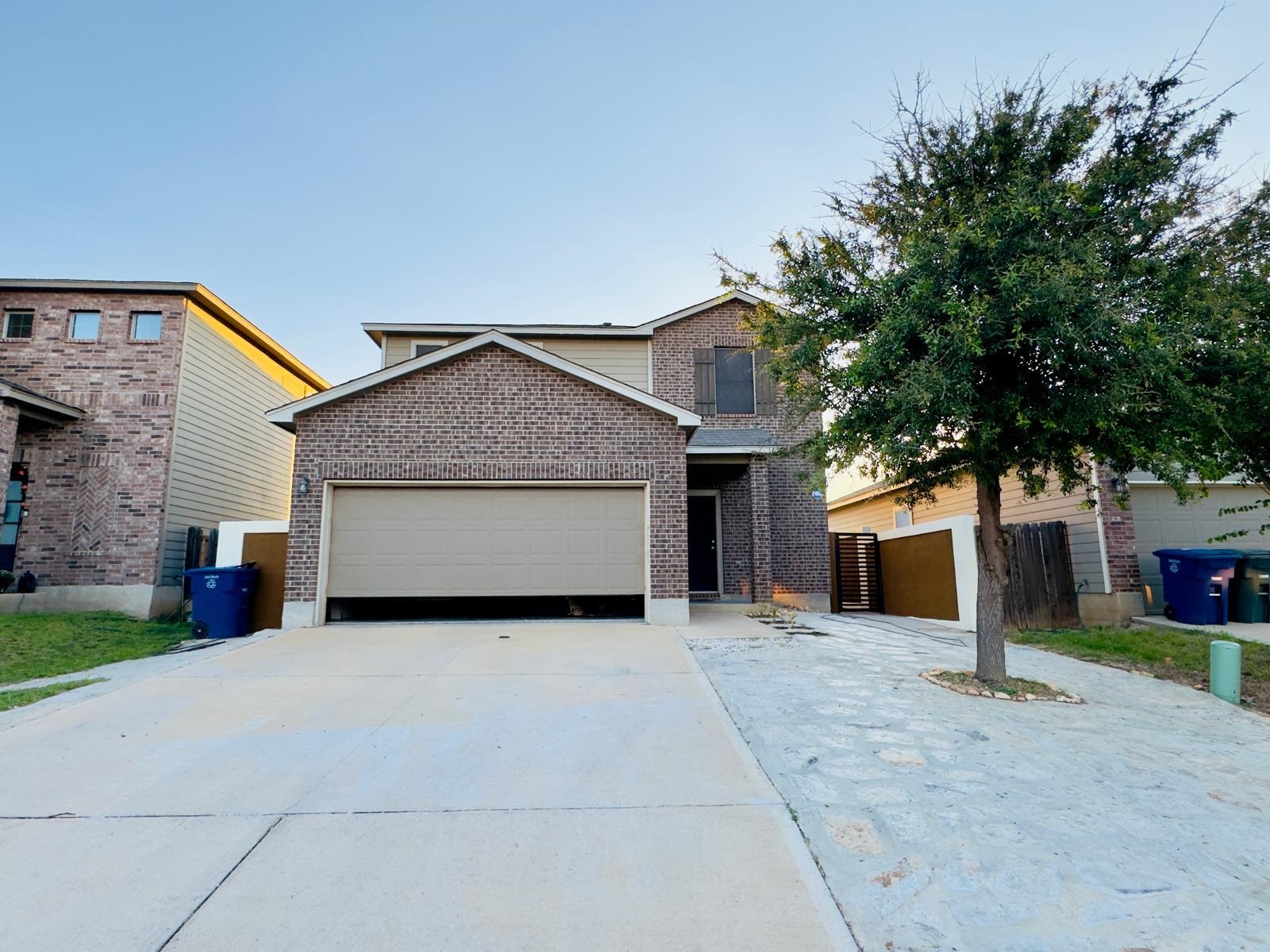 1616 Port Victoria Dr. Property Photo 1