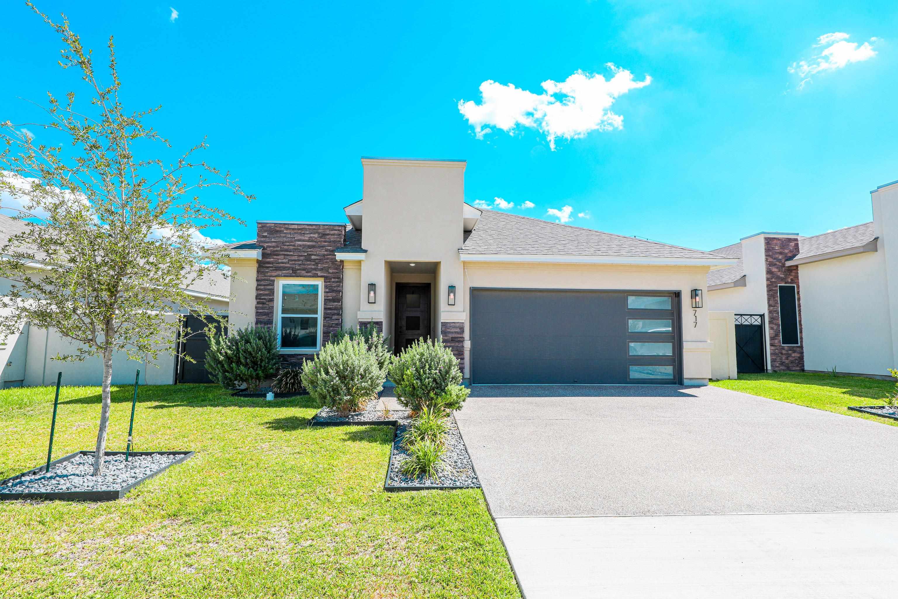 717 Journey Loop Property Photo 1