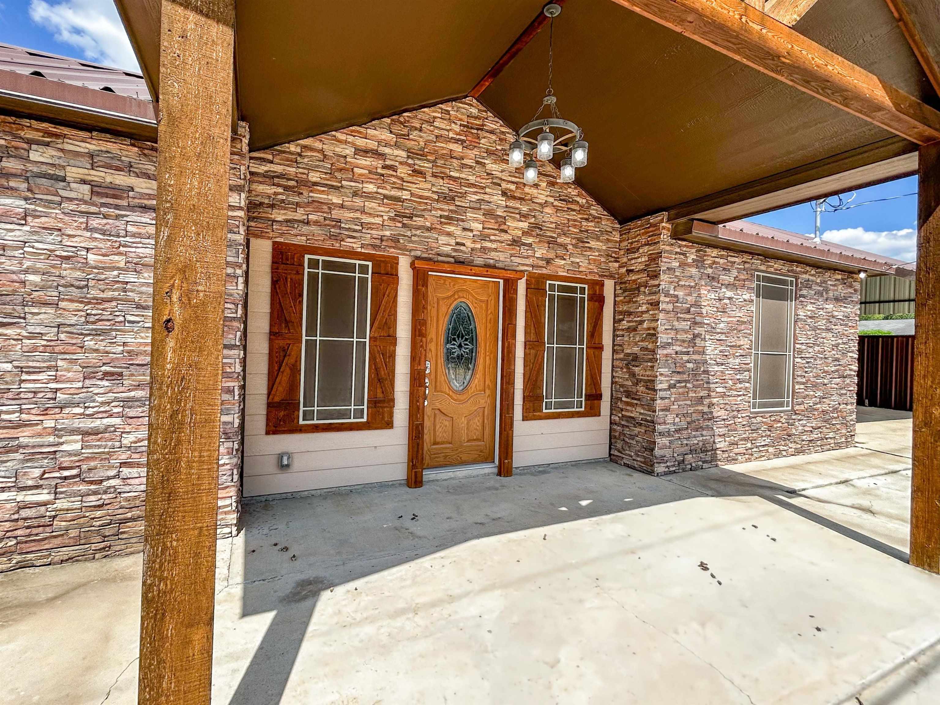 1103 Falcon Ave. Property Photo 6
