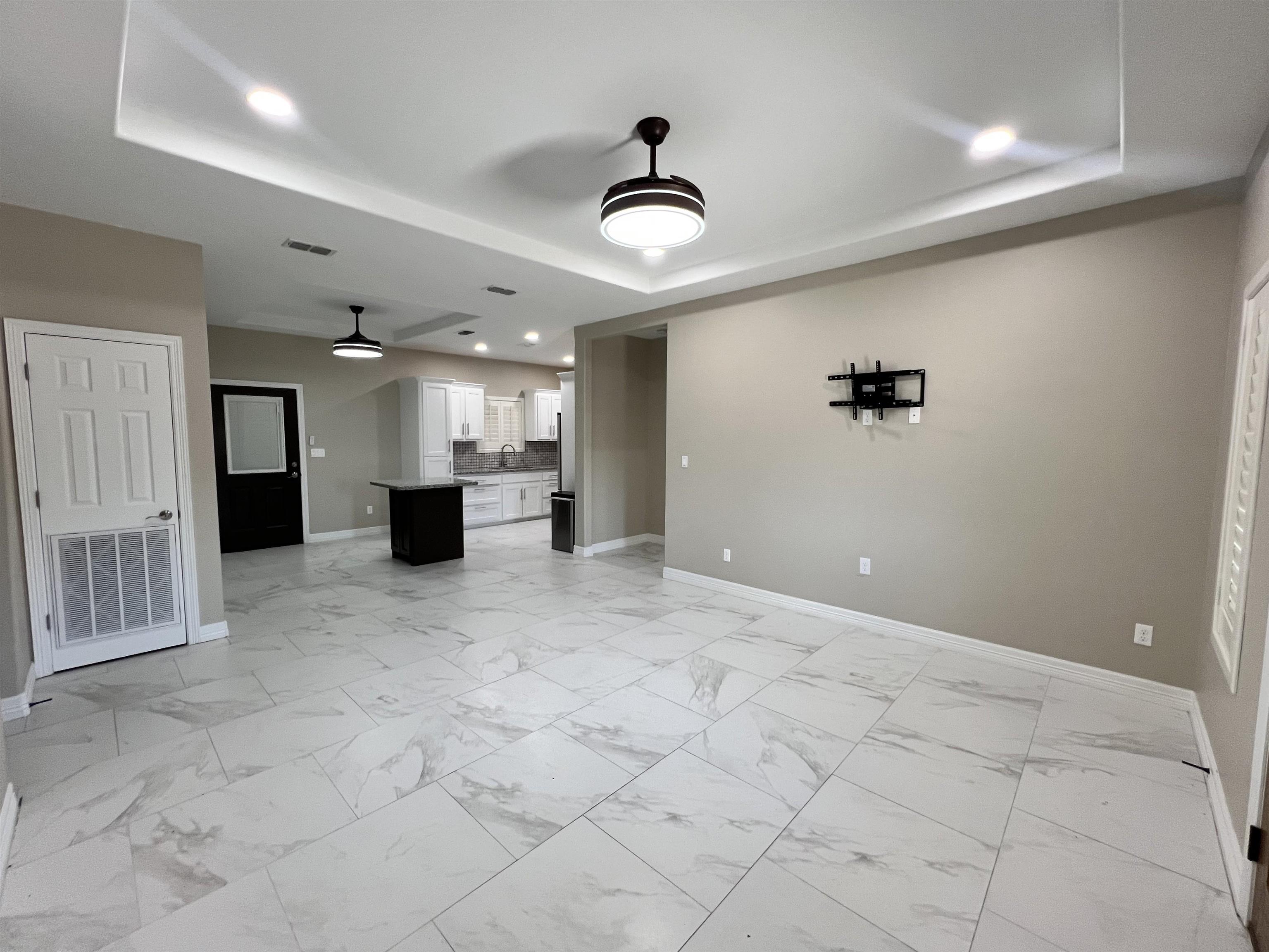 1103 Falcon Ave. Property Photo 10
