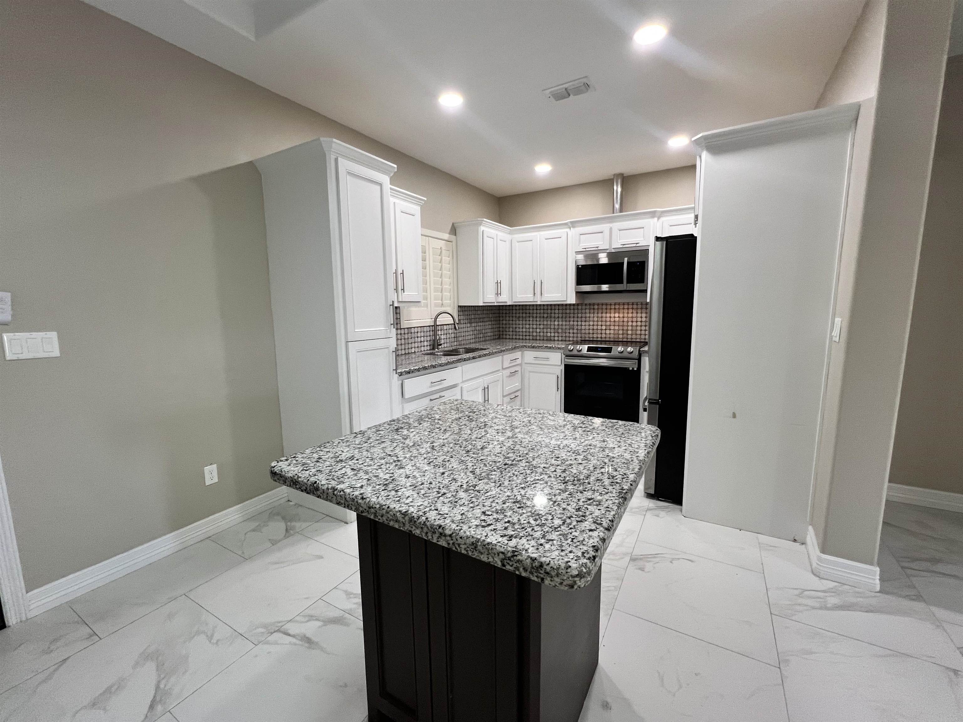 1103 Falcon Ave. Property Photo 14