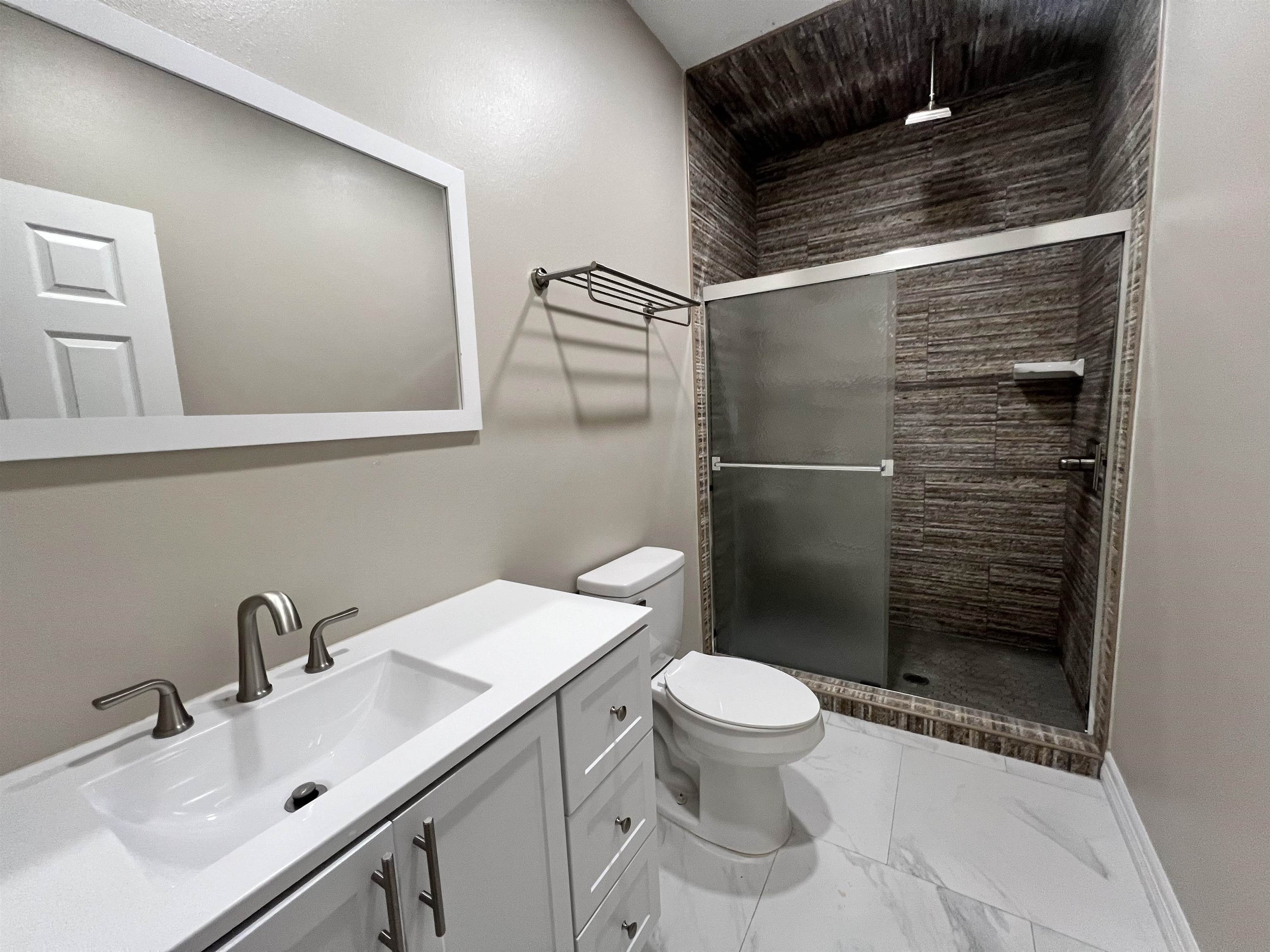 1103 Falcon Ave. Property Photo 24