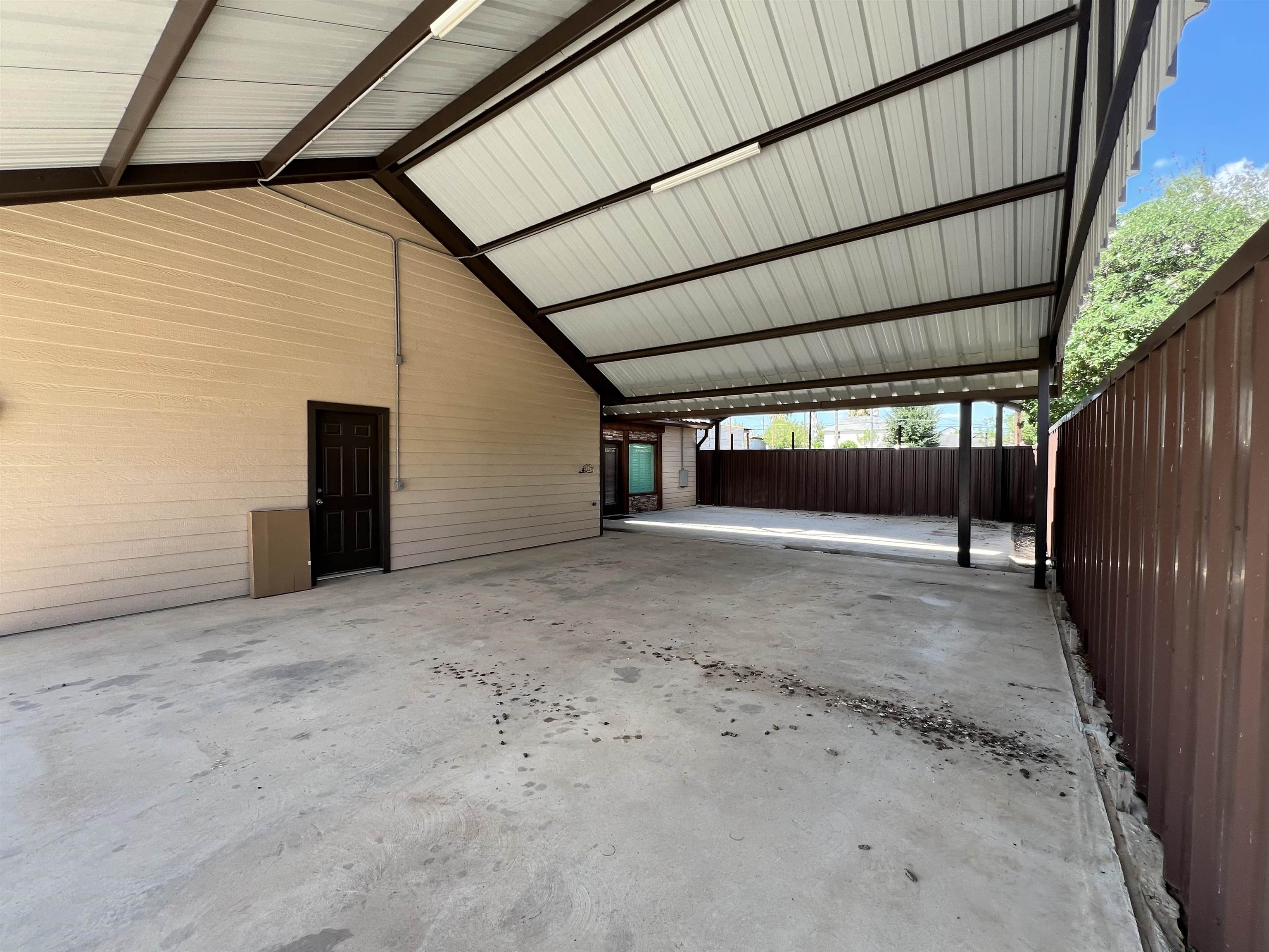 1103 Falcon Ave. Property Photo 37