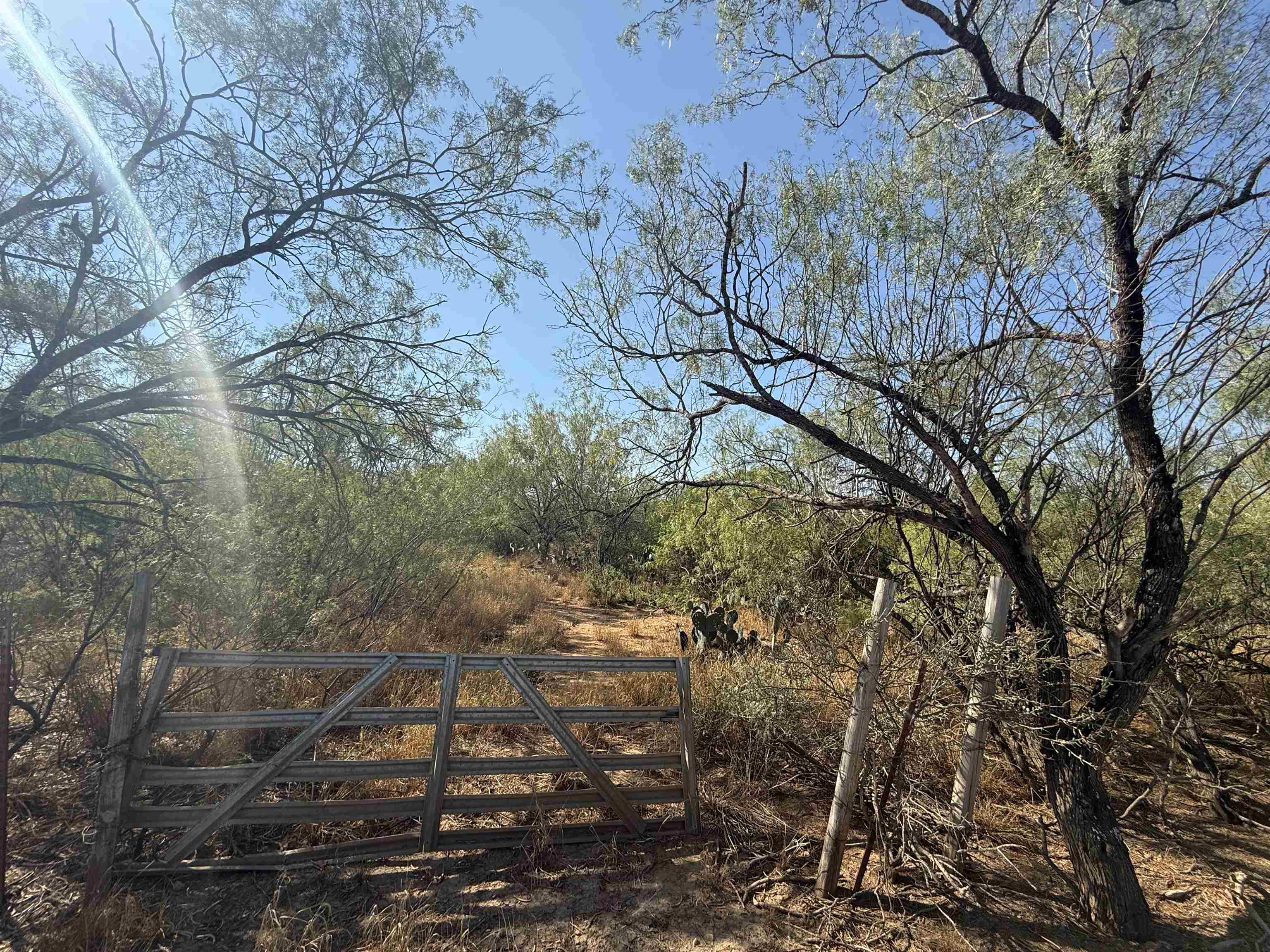 Ih-35 Property Photo 1