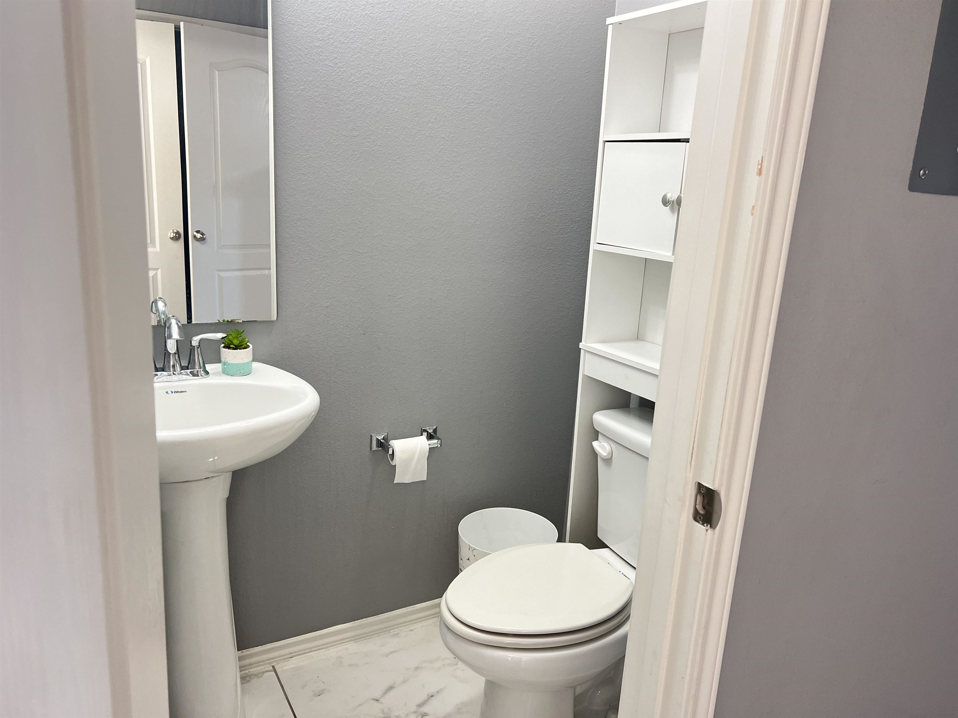 3402 La Terraza Way Property Photo 9