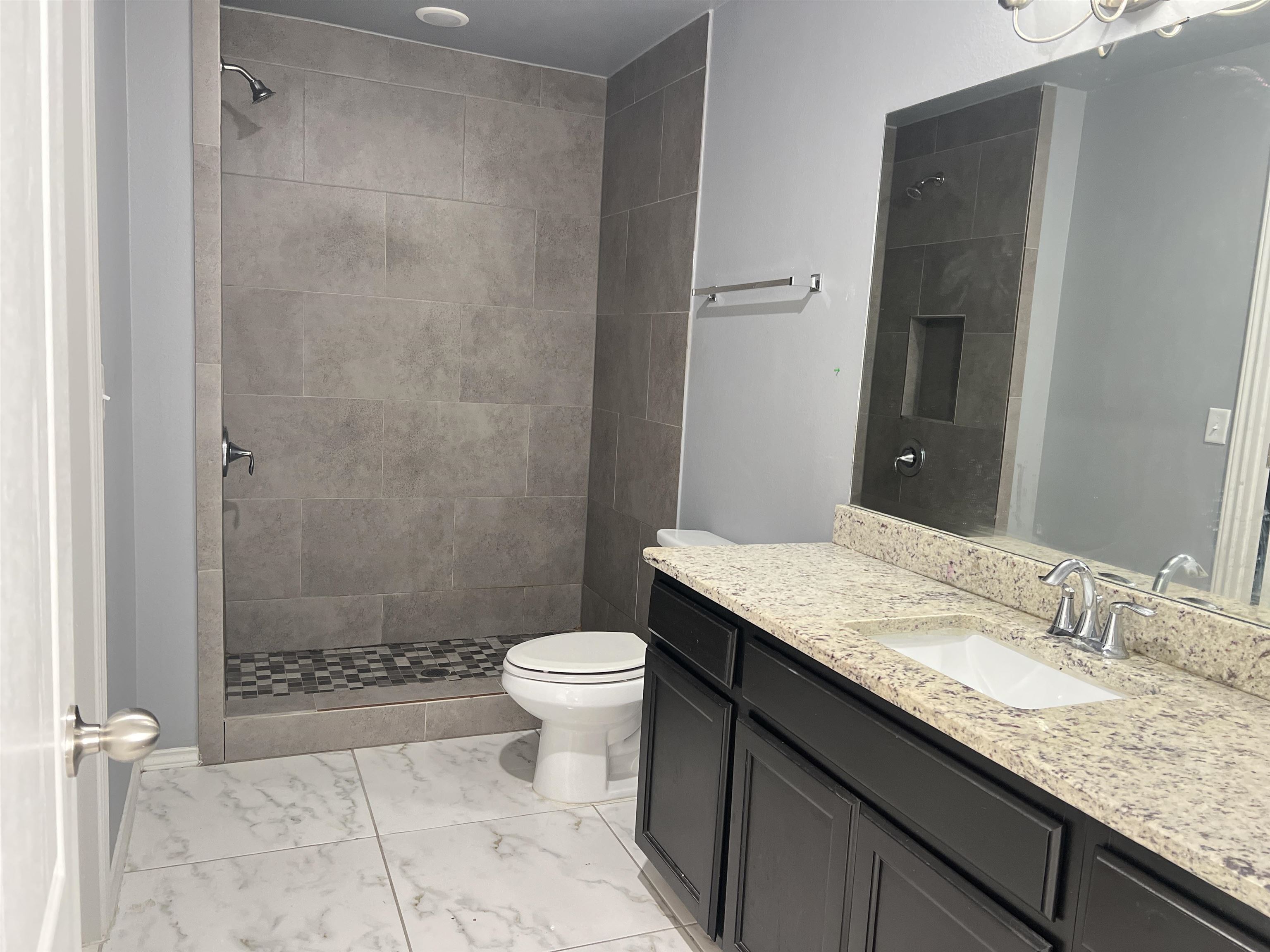 3402 La Terraza Way Property Photo 17