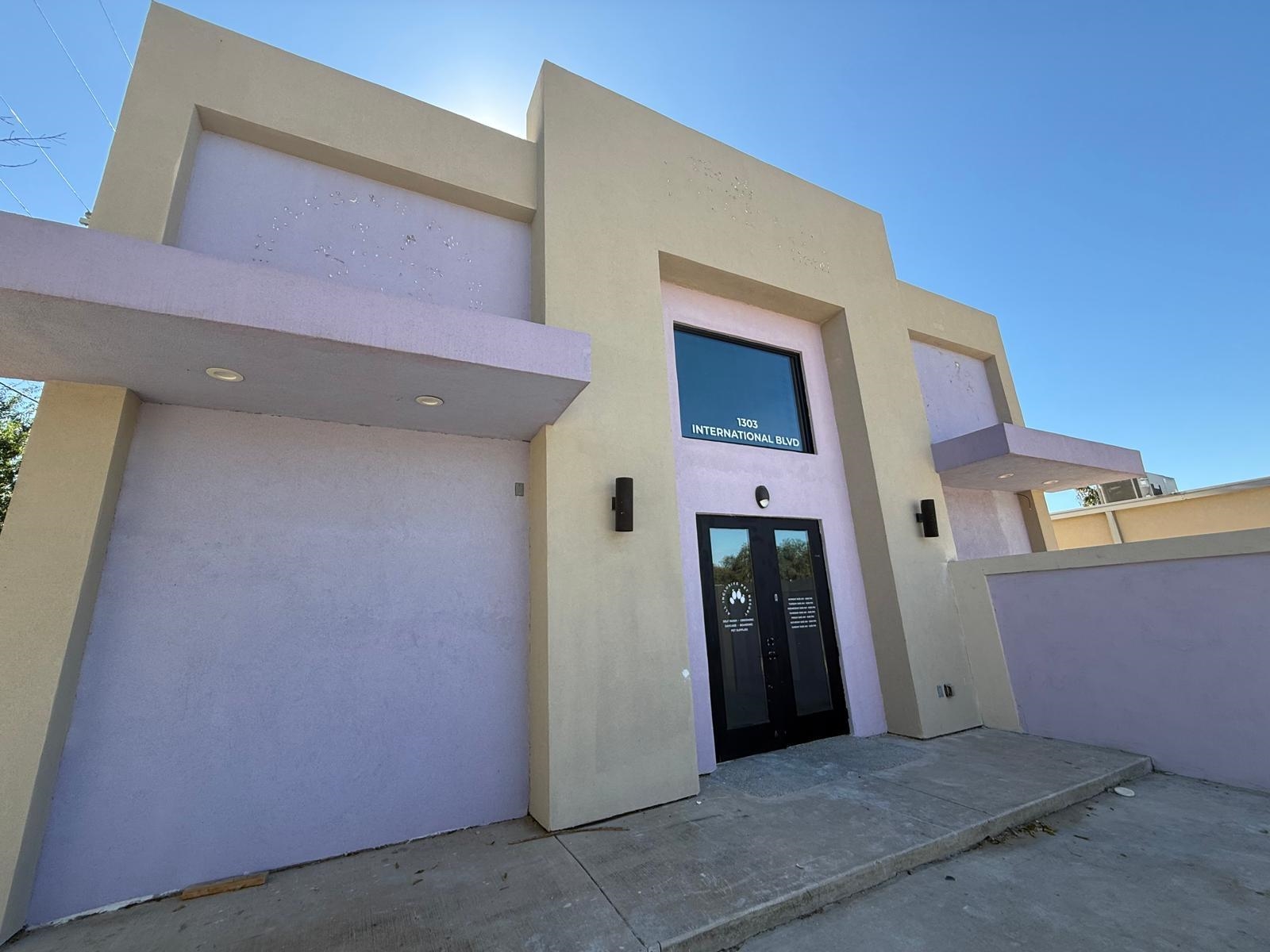 1303 International Blvd Property Photo 1