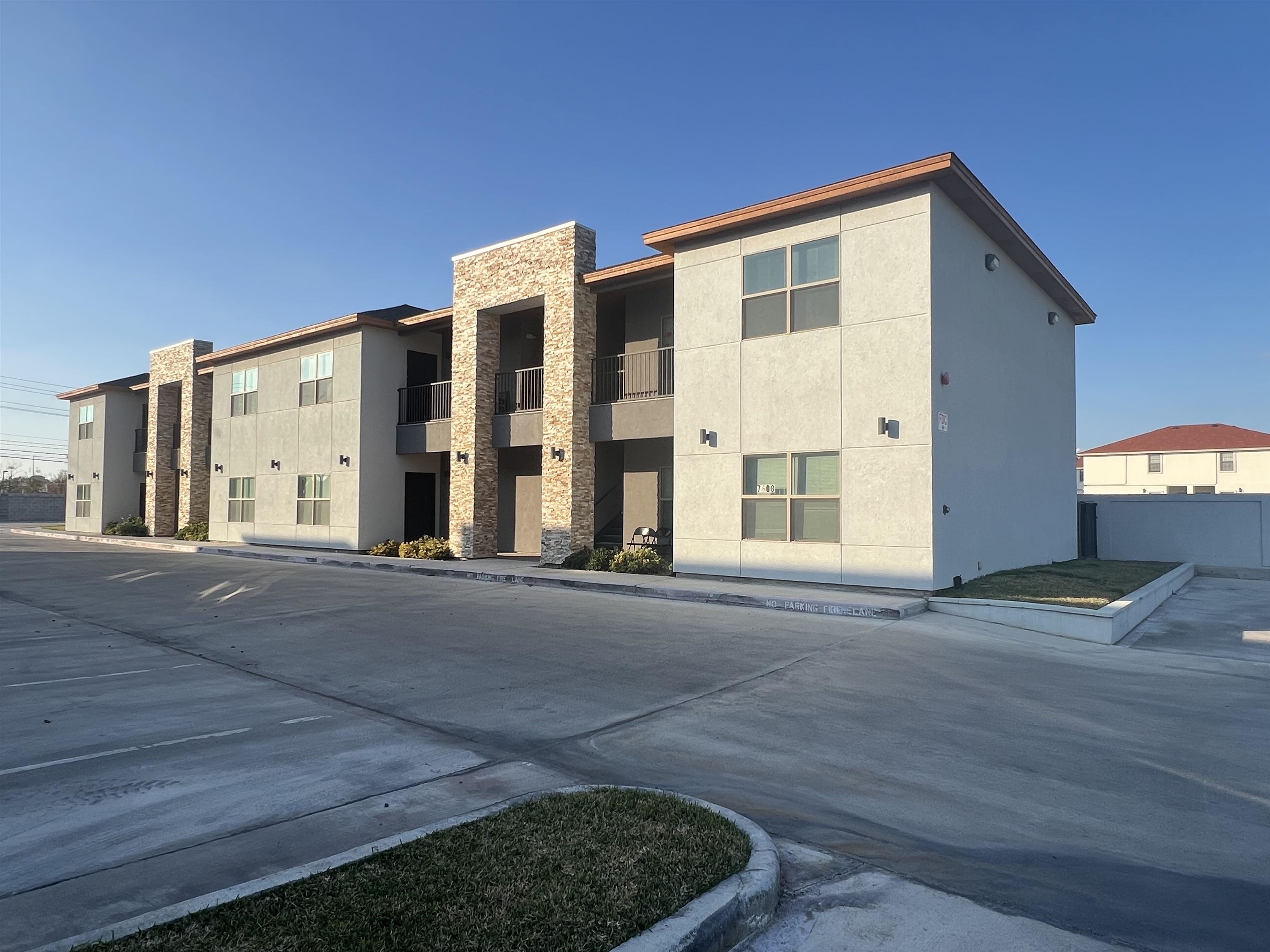 7608 Rocio Dr 15 Property Photo 2