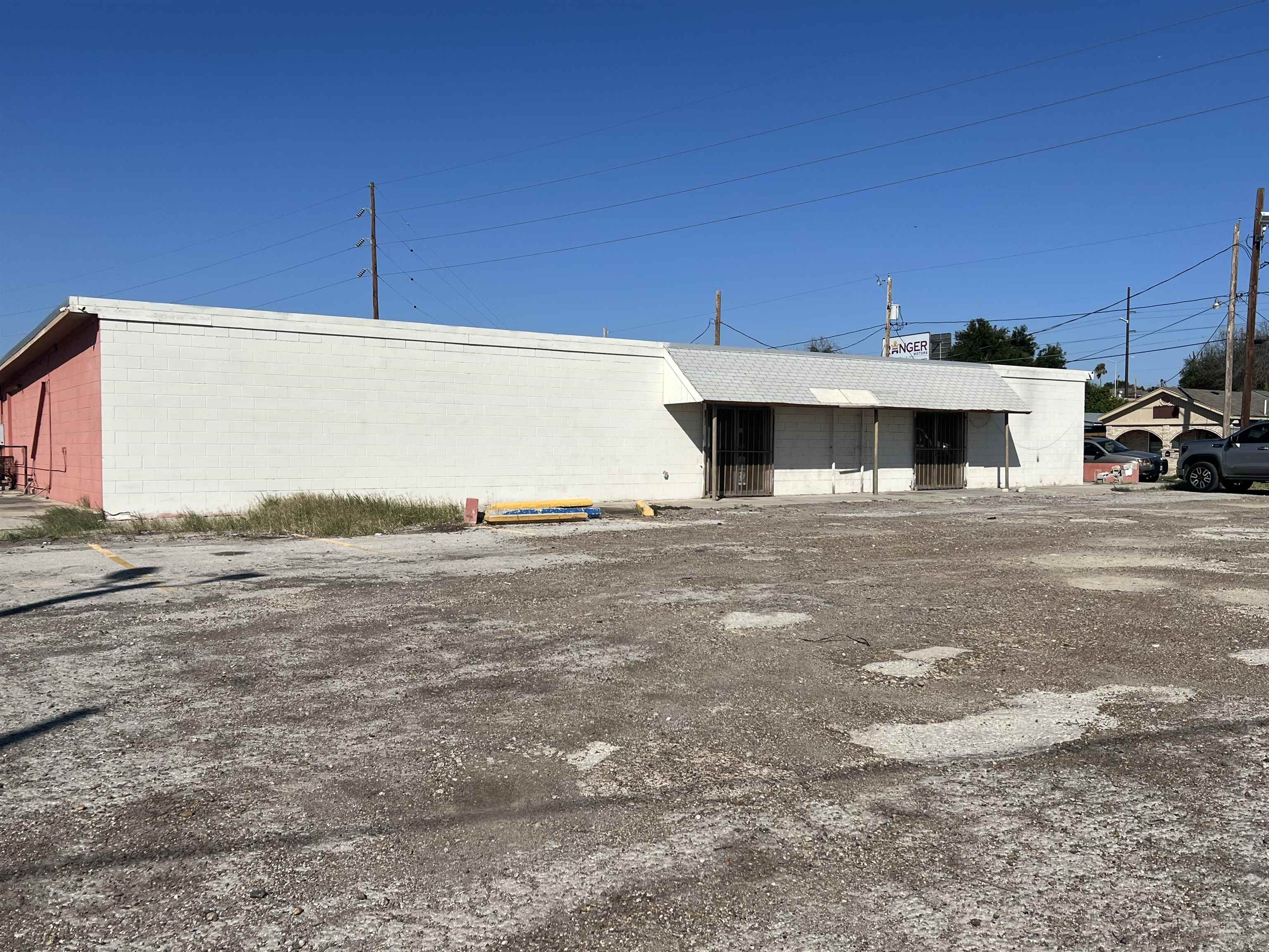 2212 McDonell Ave Property Photo 1