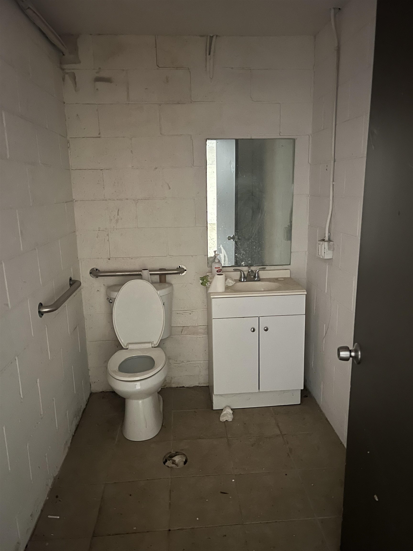 2212 Mcdonell Ave Property Photo 10