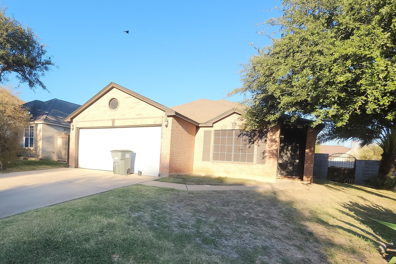 101 Jacales Ct Property Photo 1