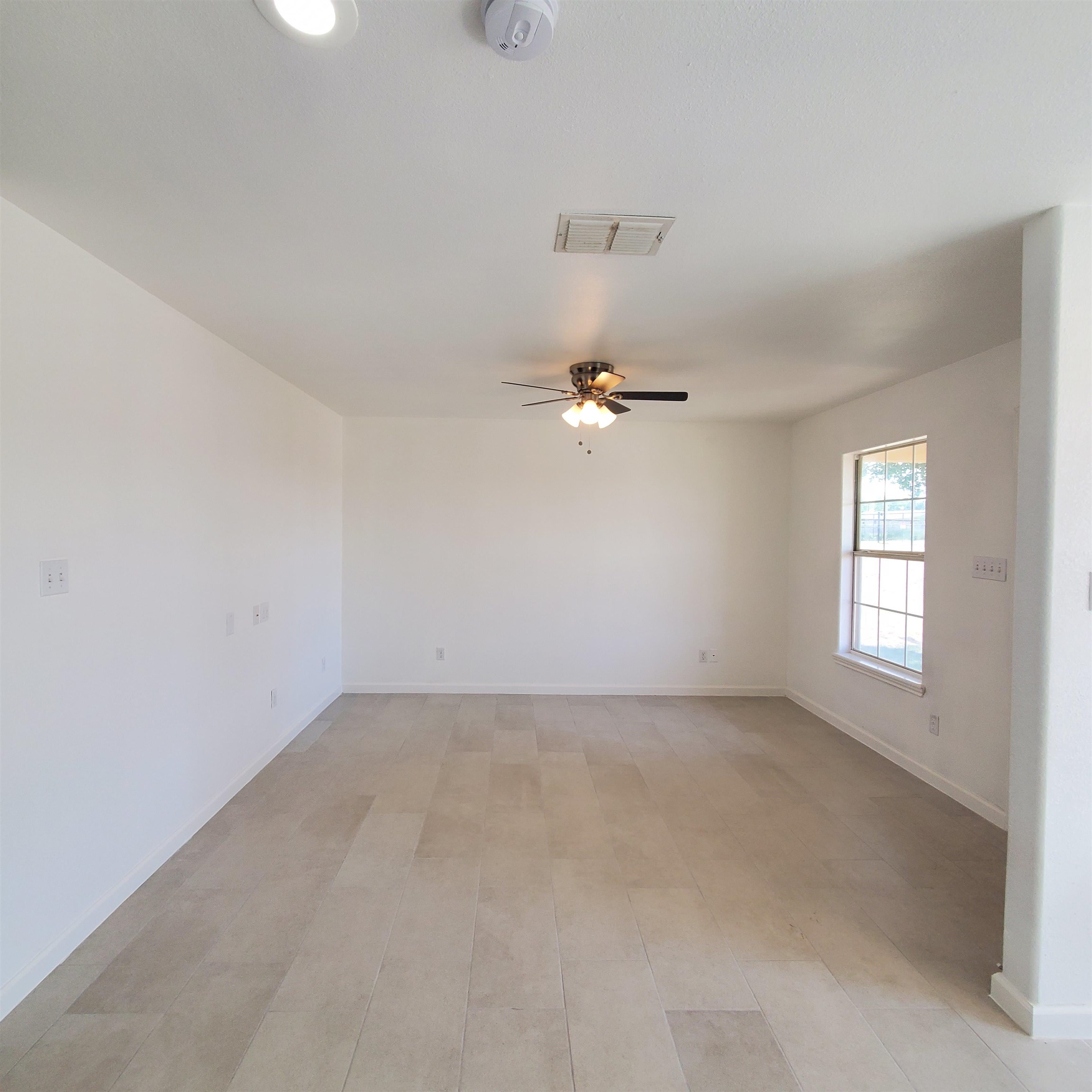 1206 Paseo De Danubio Property Photo 9