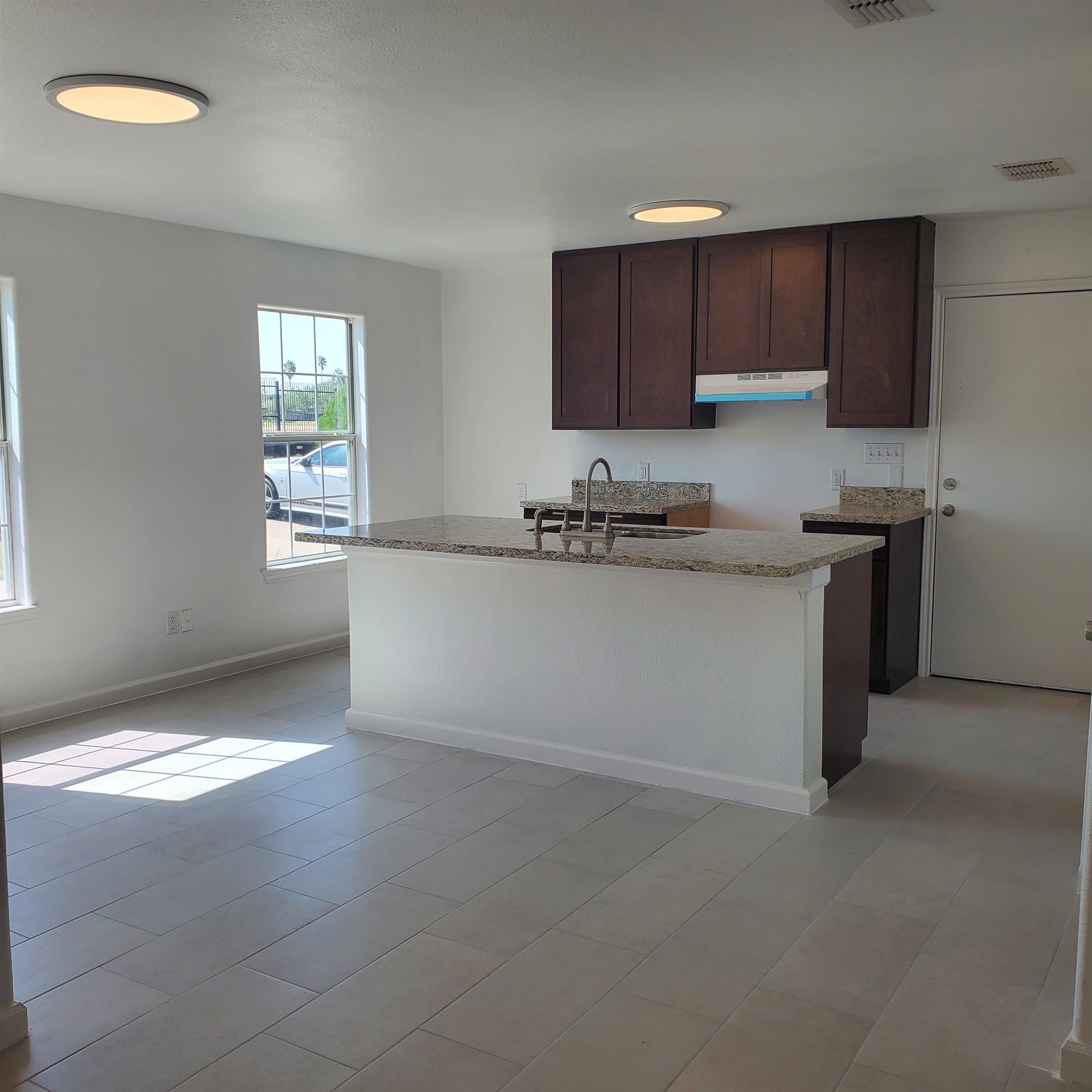 1206 Paseo De Danubio Property Photo 10
