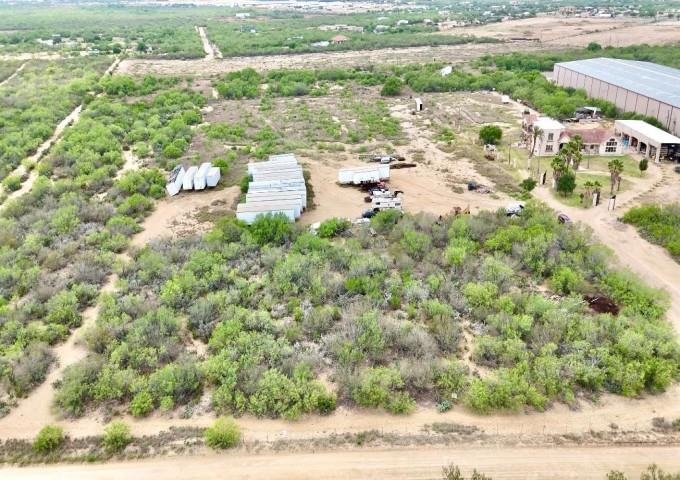 425 N Webb Rd Property Photo 1