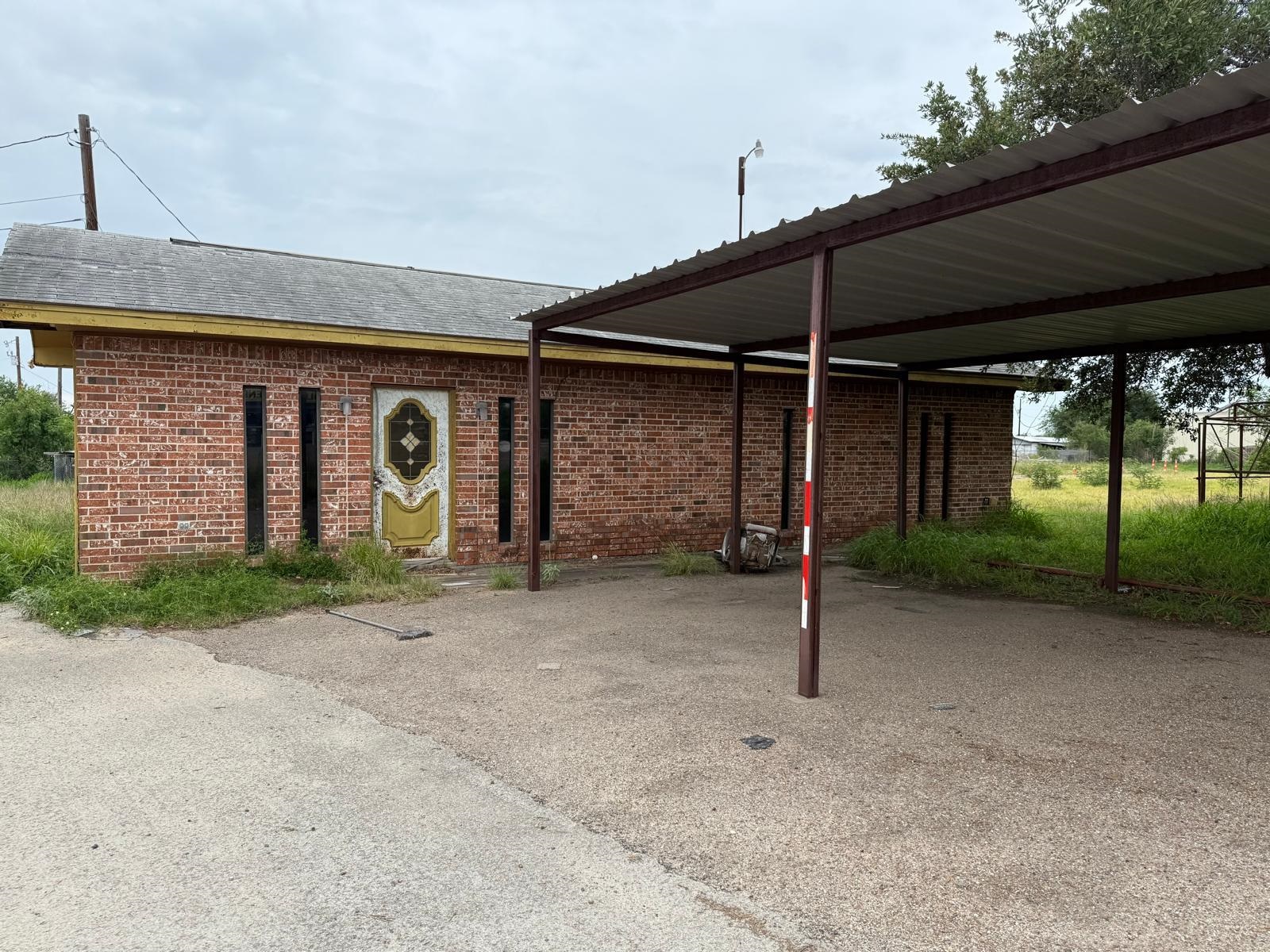 2865 S U.s. Hwy 83 Property Photo 2