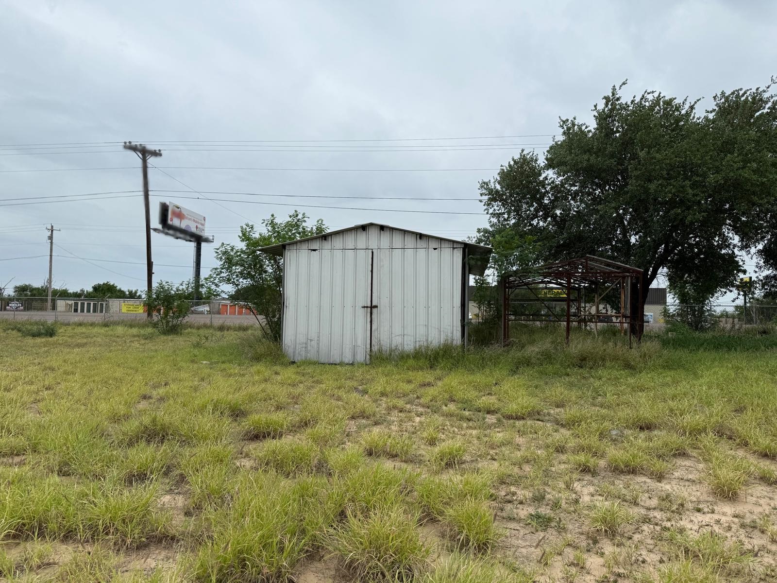 2865 S U.s. Hwy 83 Property Photo 9