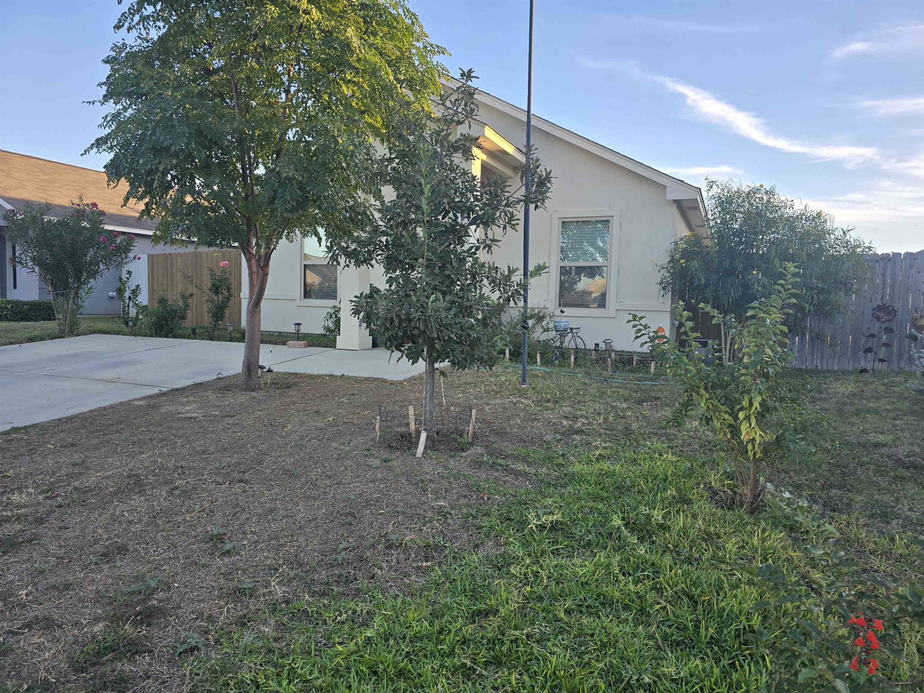 1507 Tesis Dr. Property Photo 2
