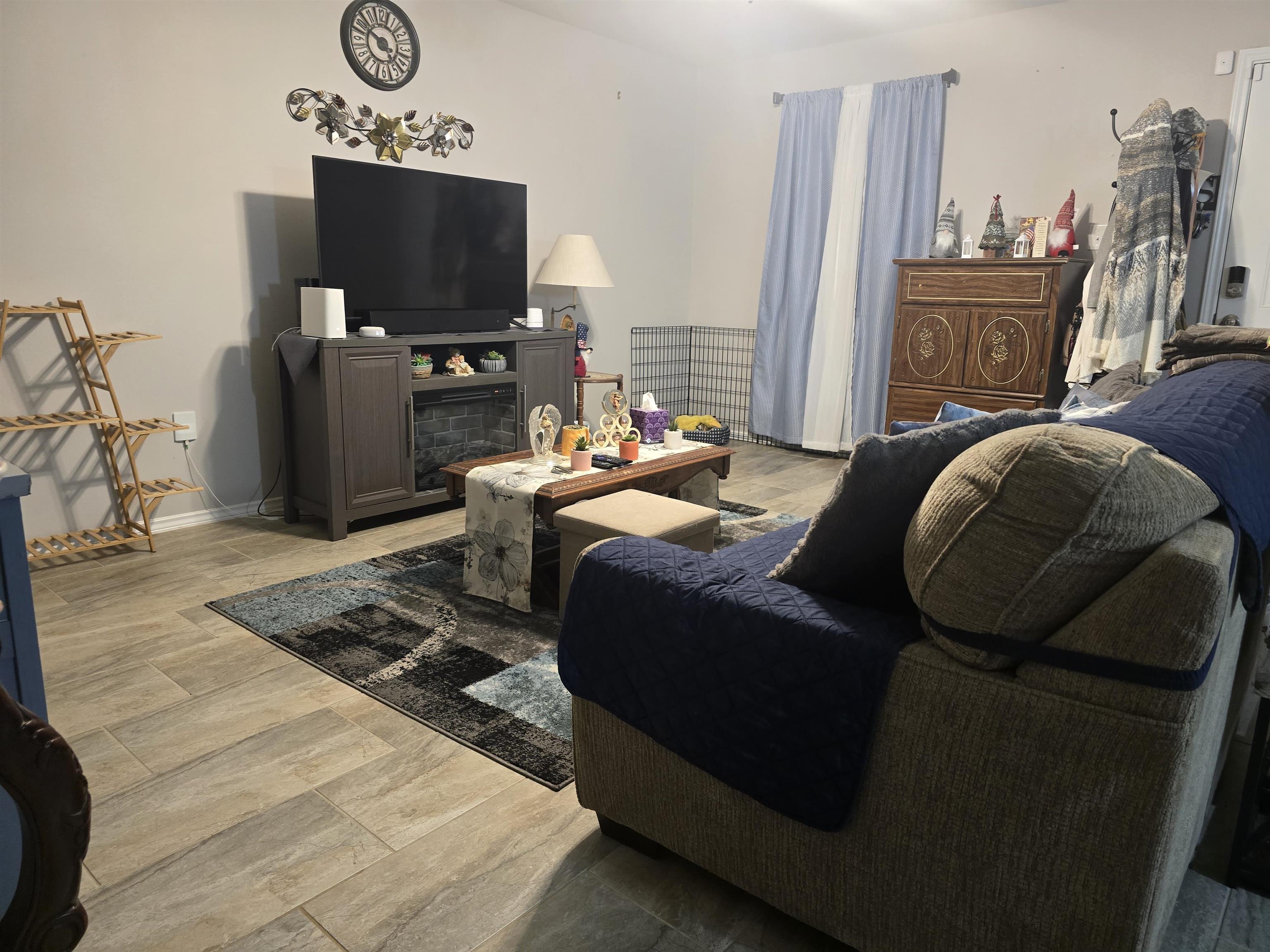 1507 Tesis Dr. Property Photo 6