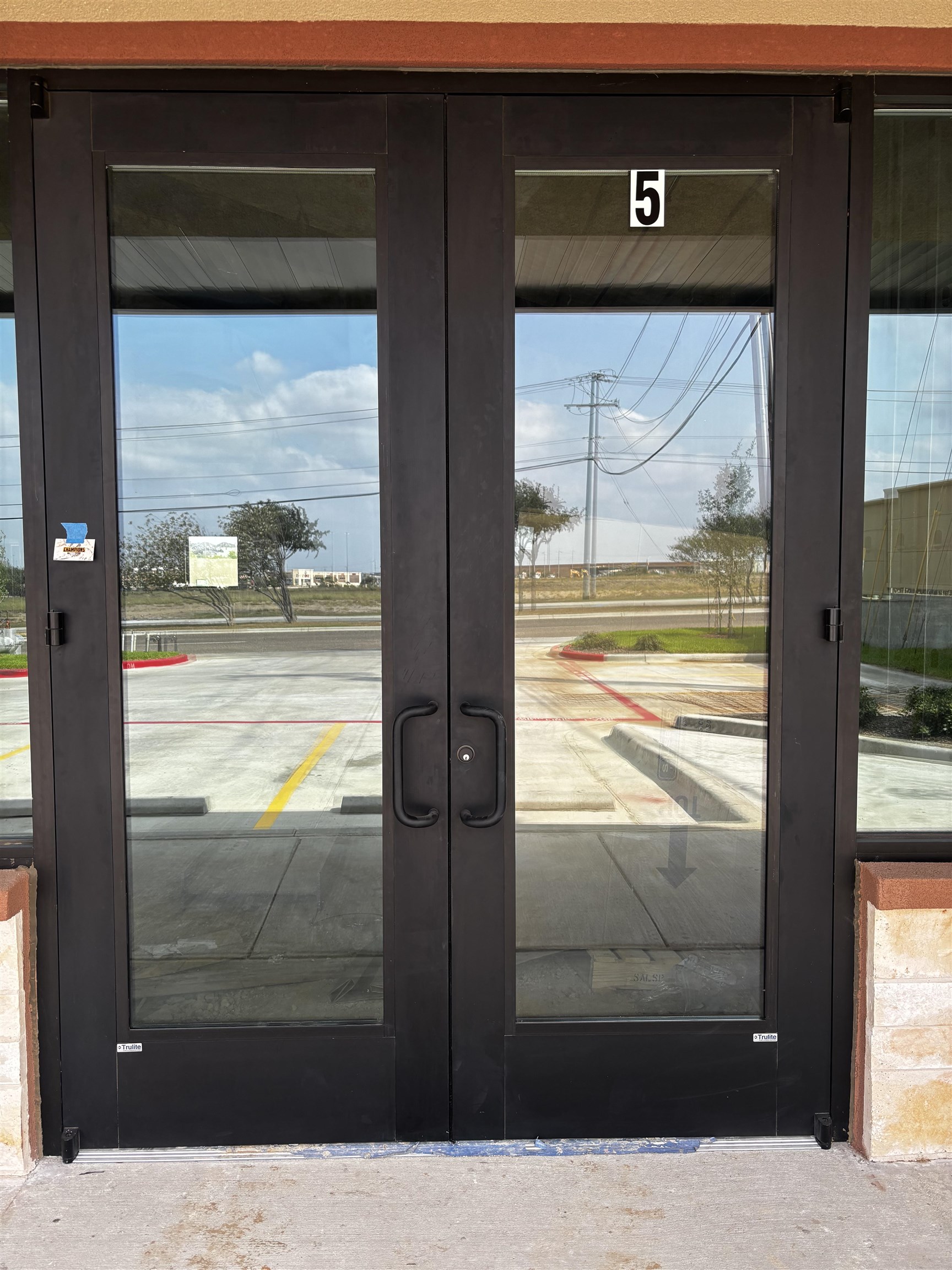 10901 International Blvd Property Photo 2