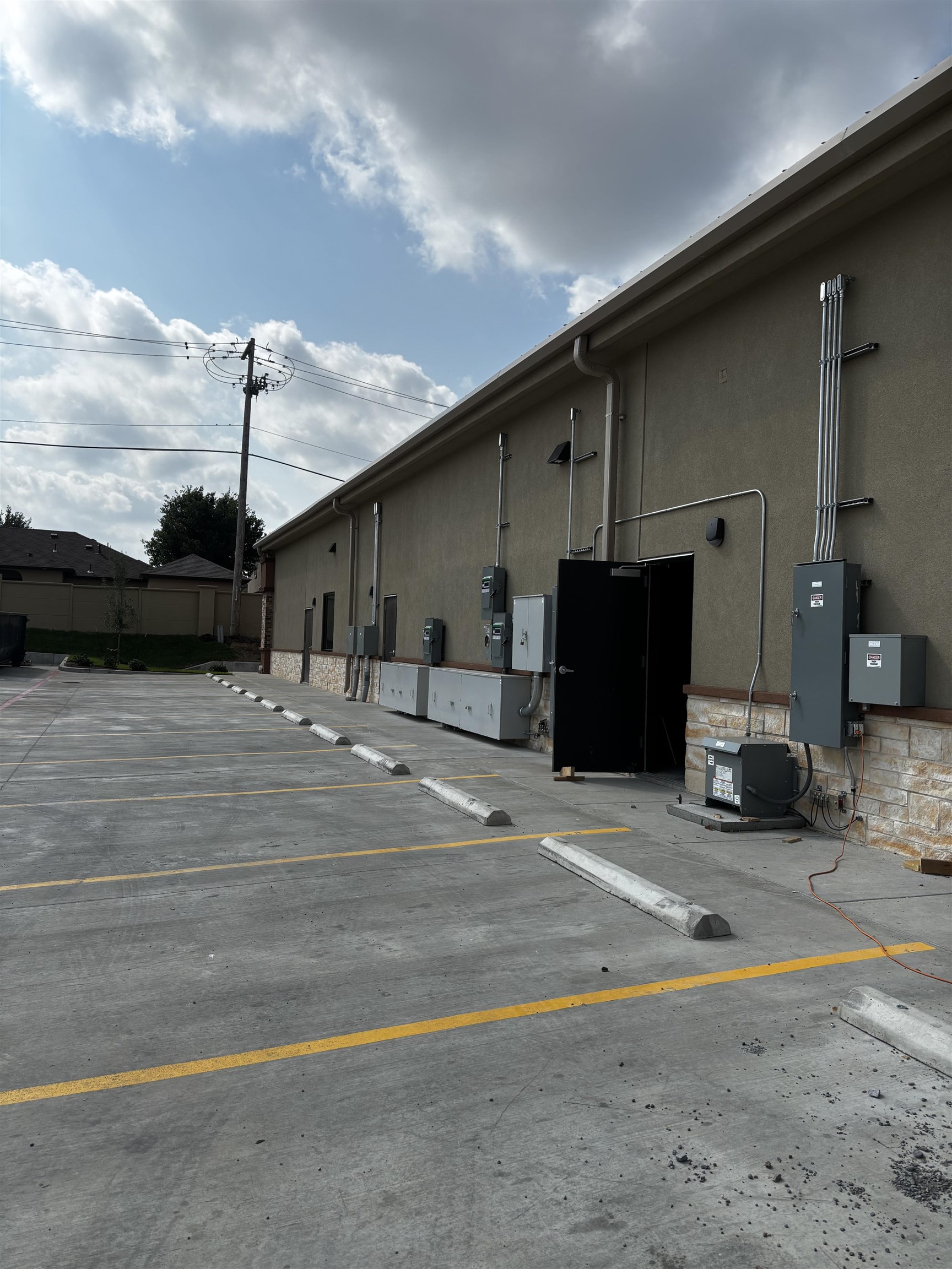 10901 International Blvd Property Photo 10